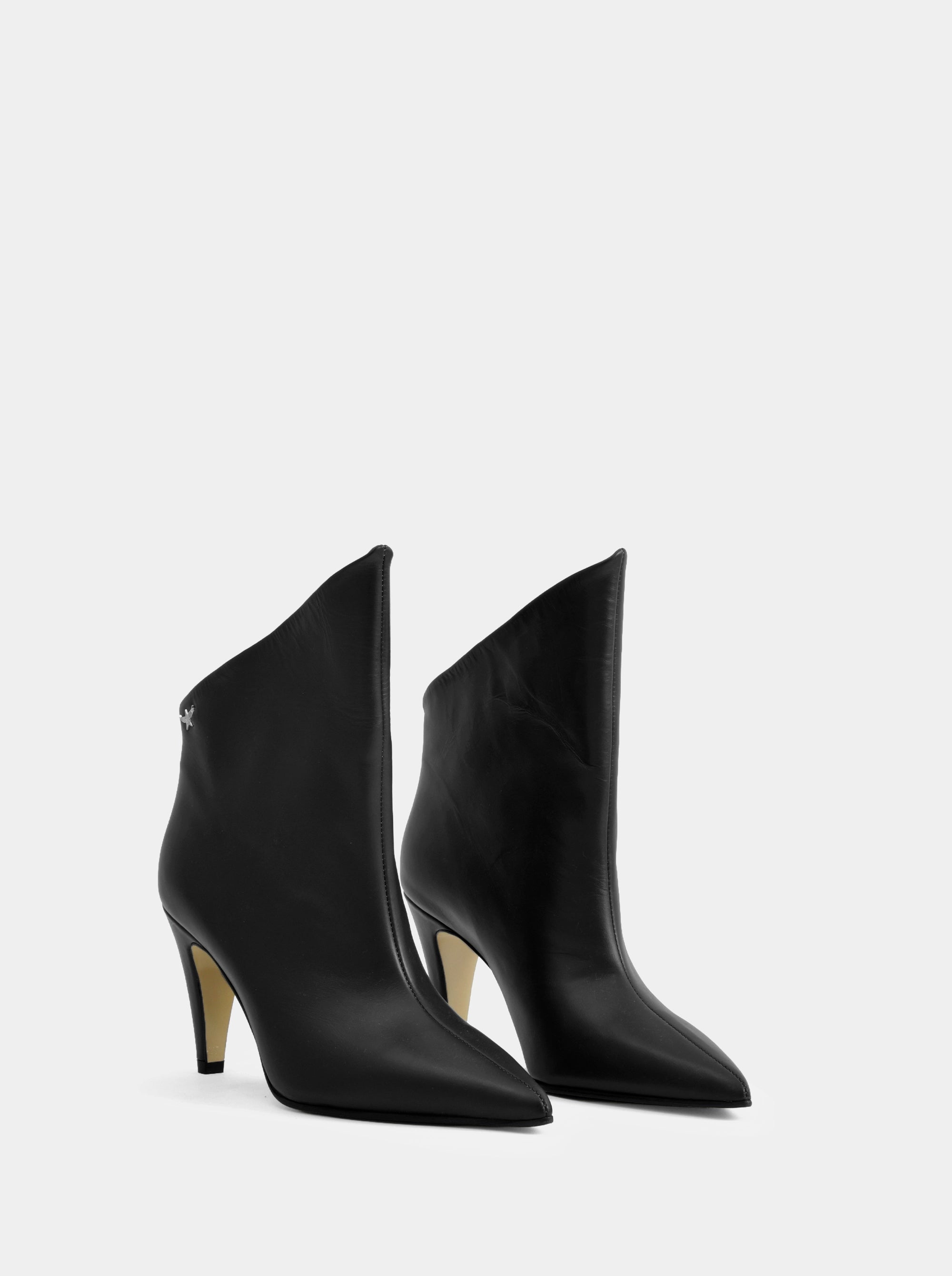 SM-09 BLACK LEATHER BOOTIES