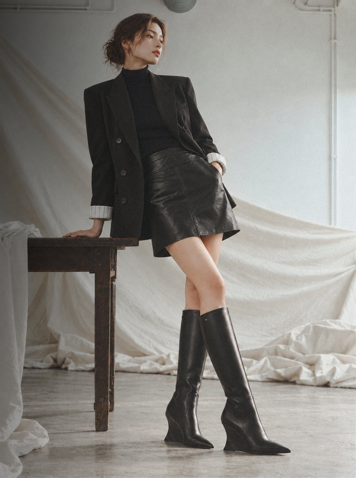 KIKI BLACK LEATHER BOOTS