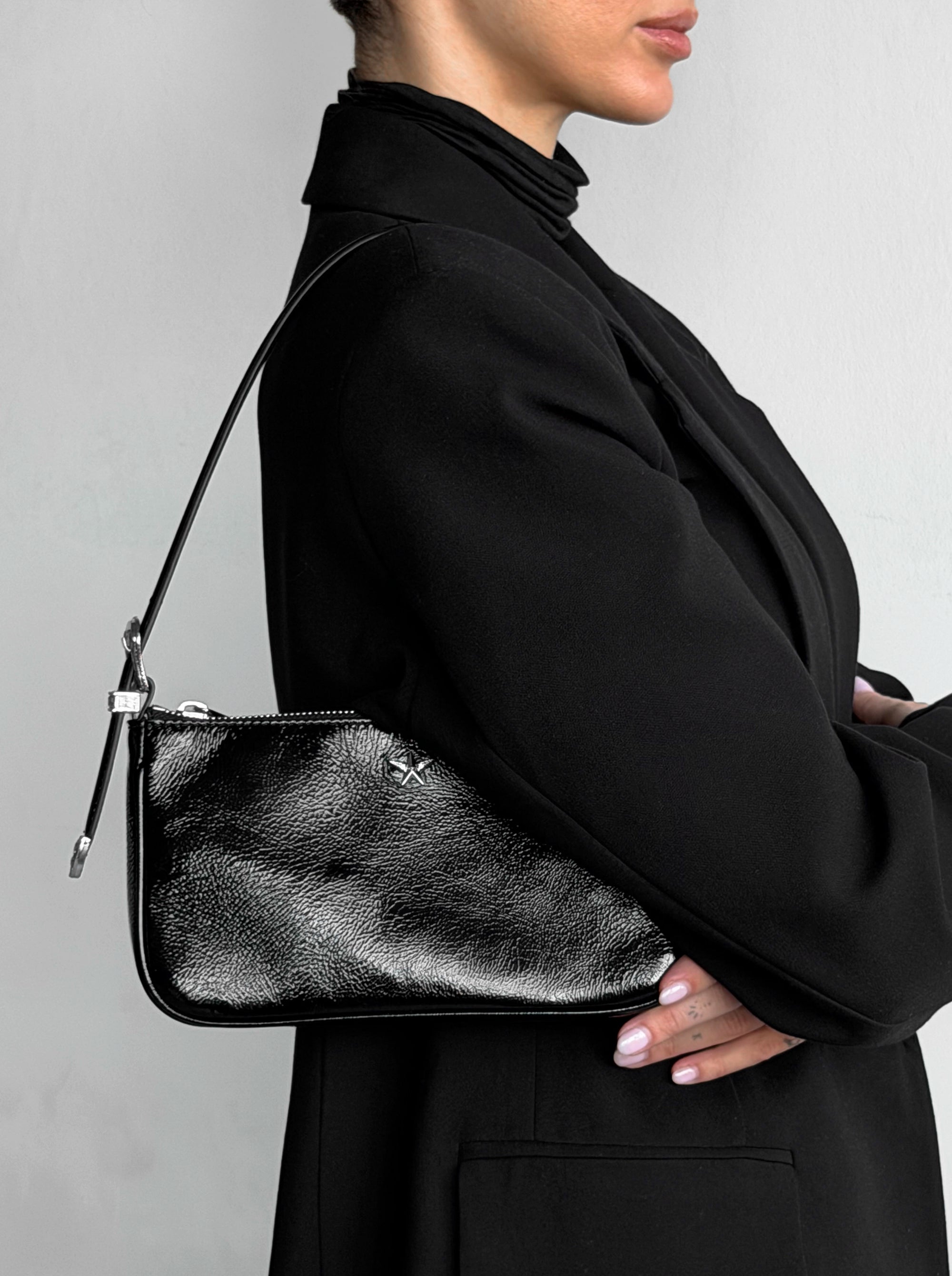 CURVE BLACK NAPLAK PATENT BAG