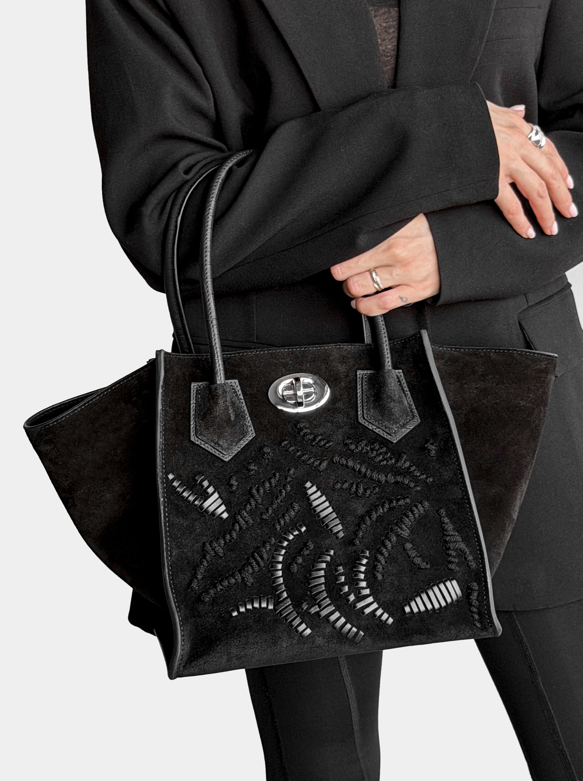 ESSENTIAL BLACK SUEDE BAG