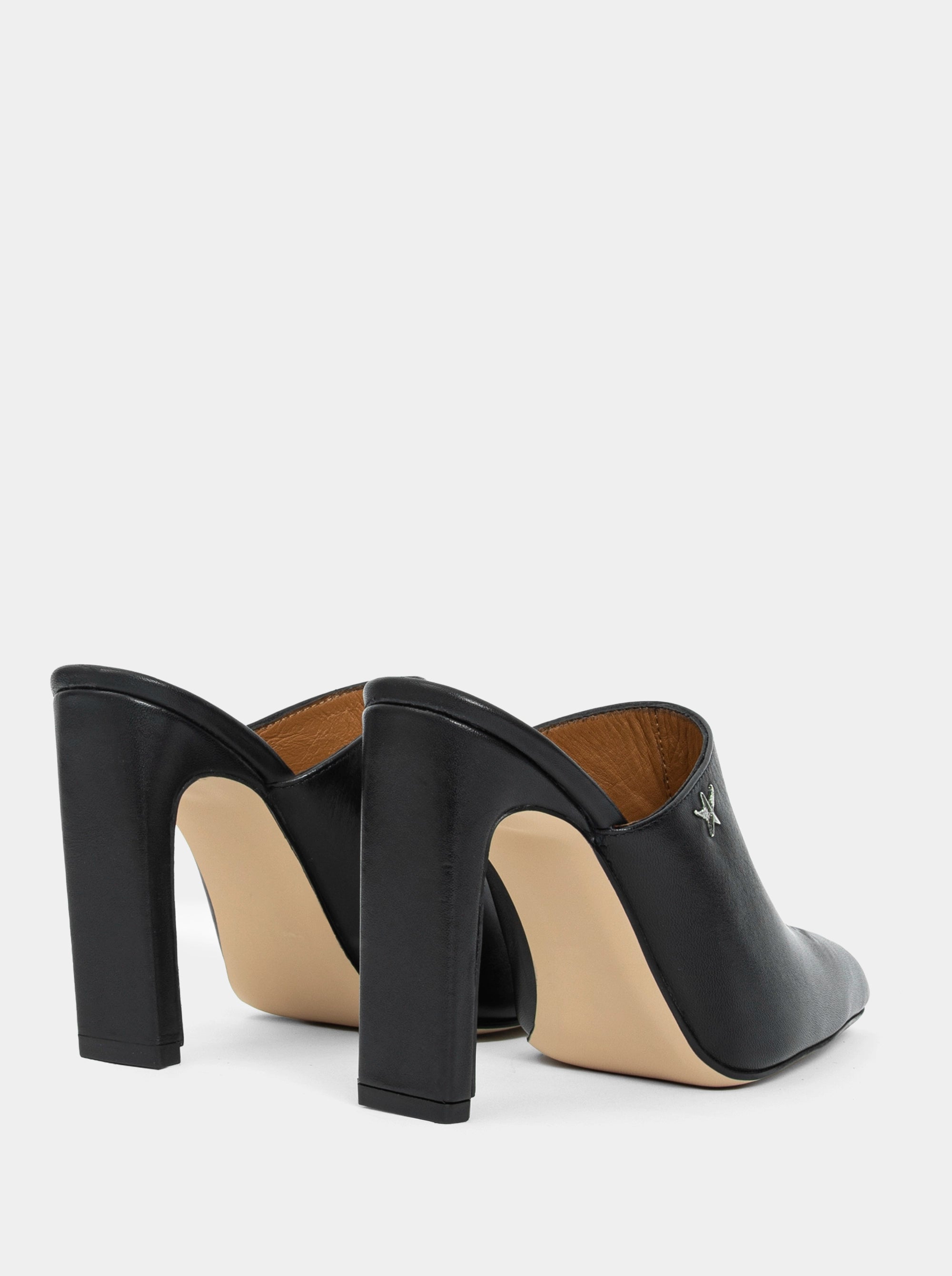 AIGNER BLACK LEATHER SANDALS