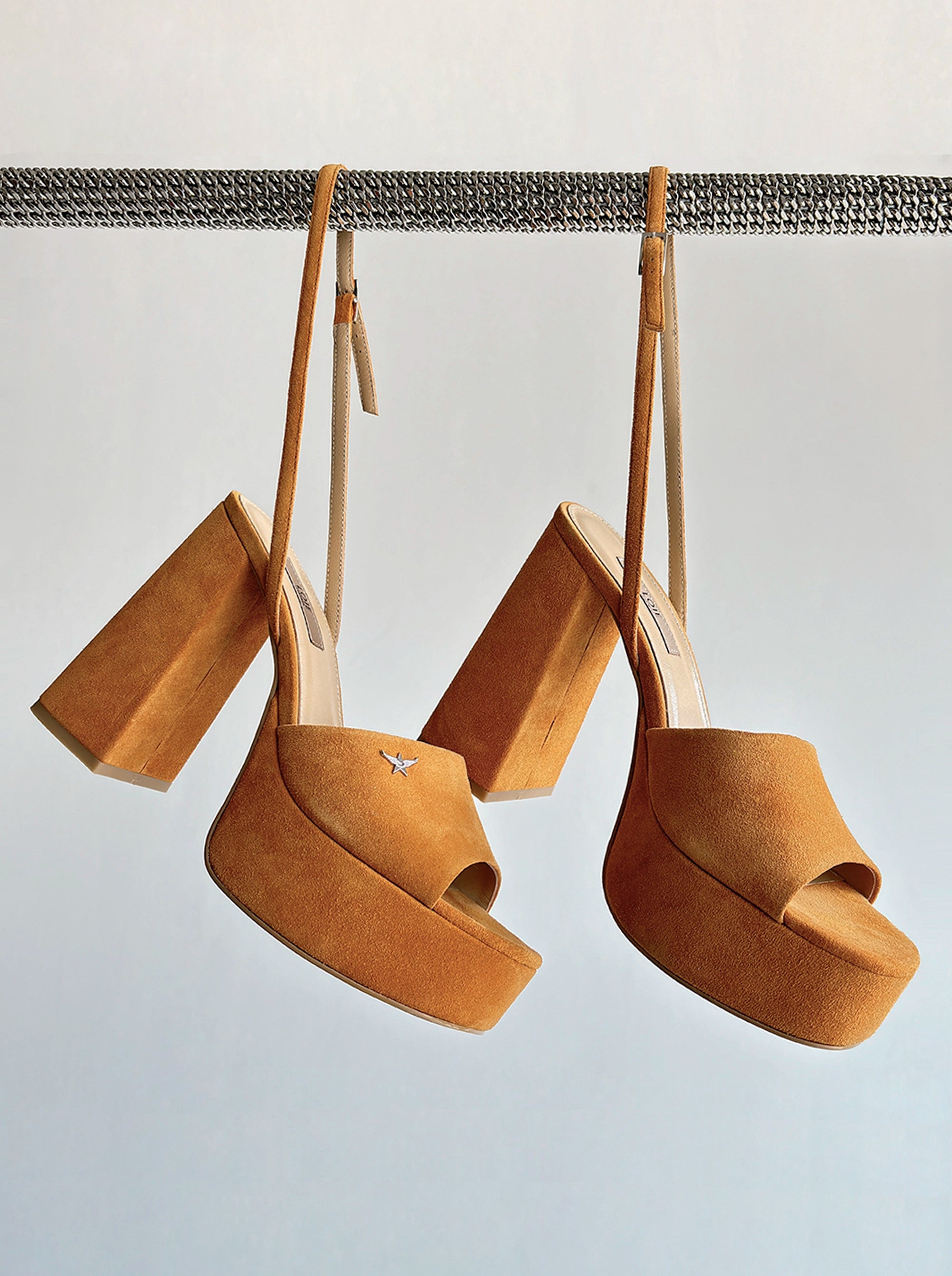 BONITA ORANGE SANDALS