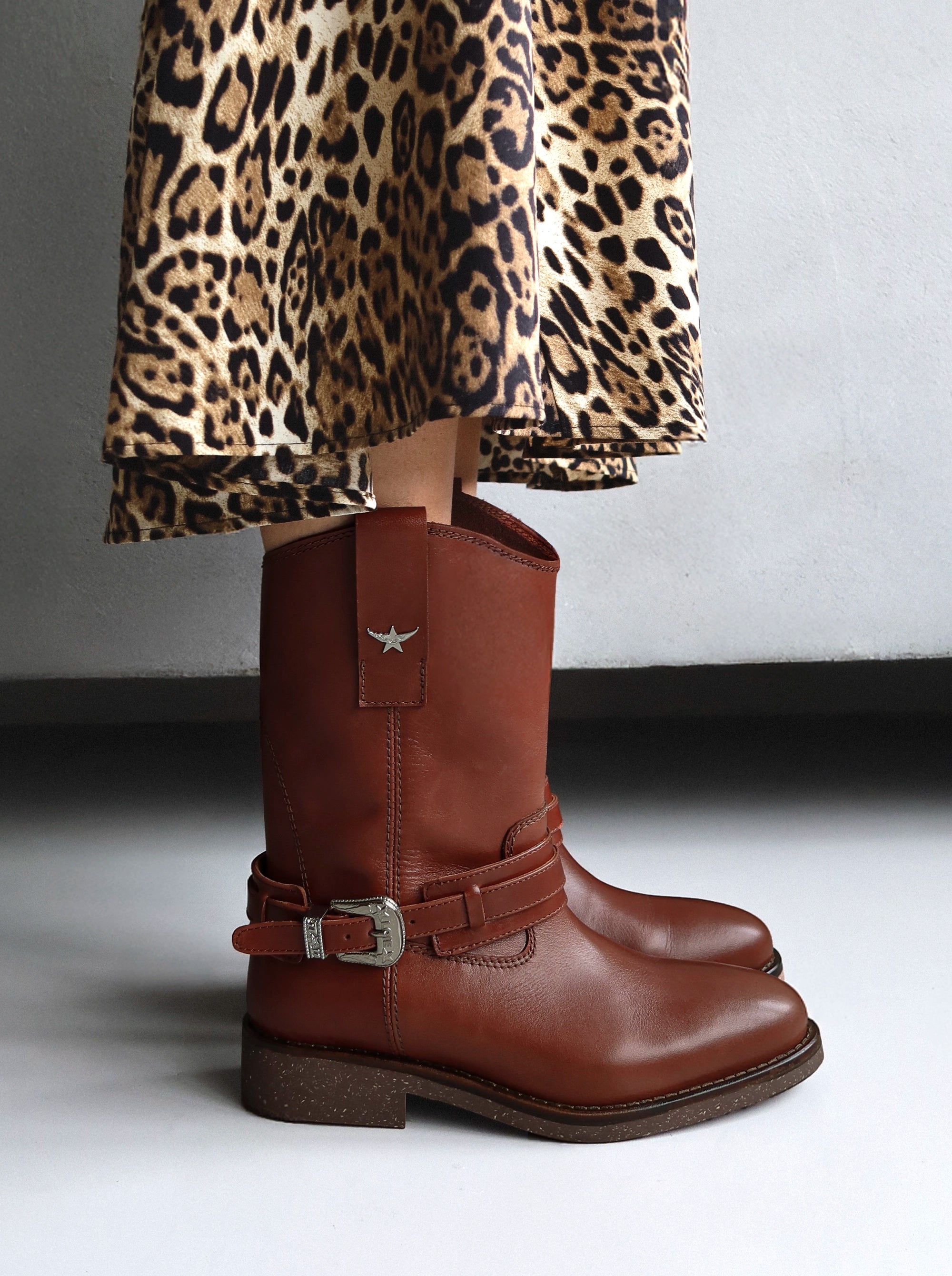CASE BROWN LEATHER BOOTIES