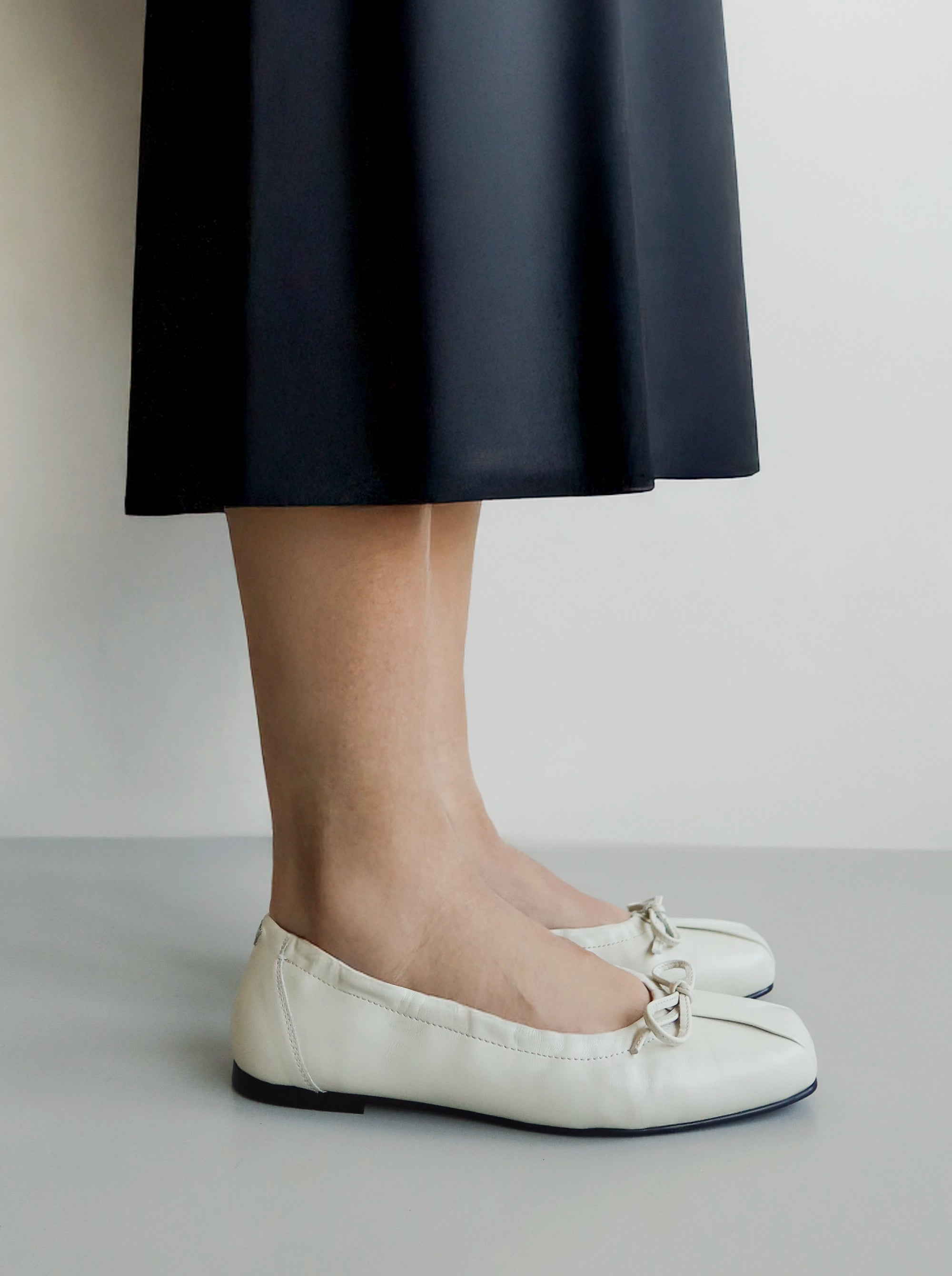 CLOUD BEIGE LEATHER BALLET FLATS
