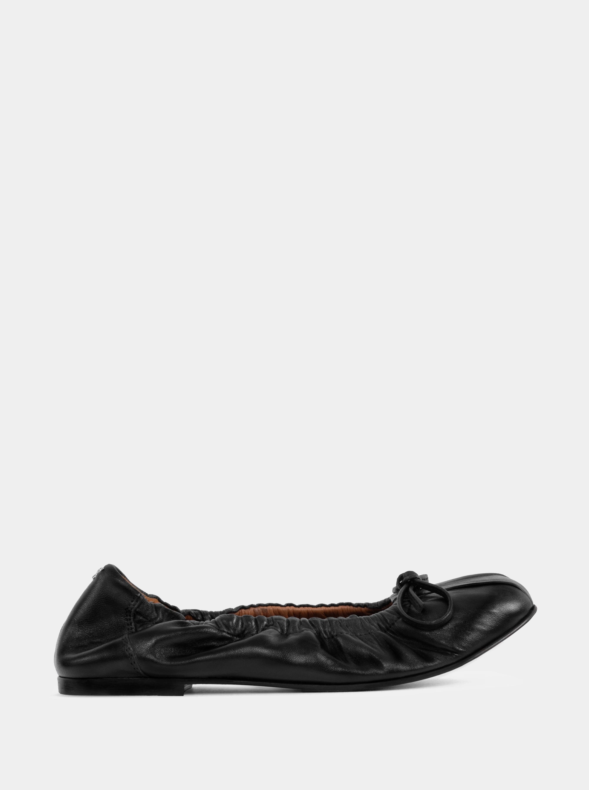 CLOUD BLACK LEATHER BALLET FLATS