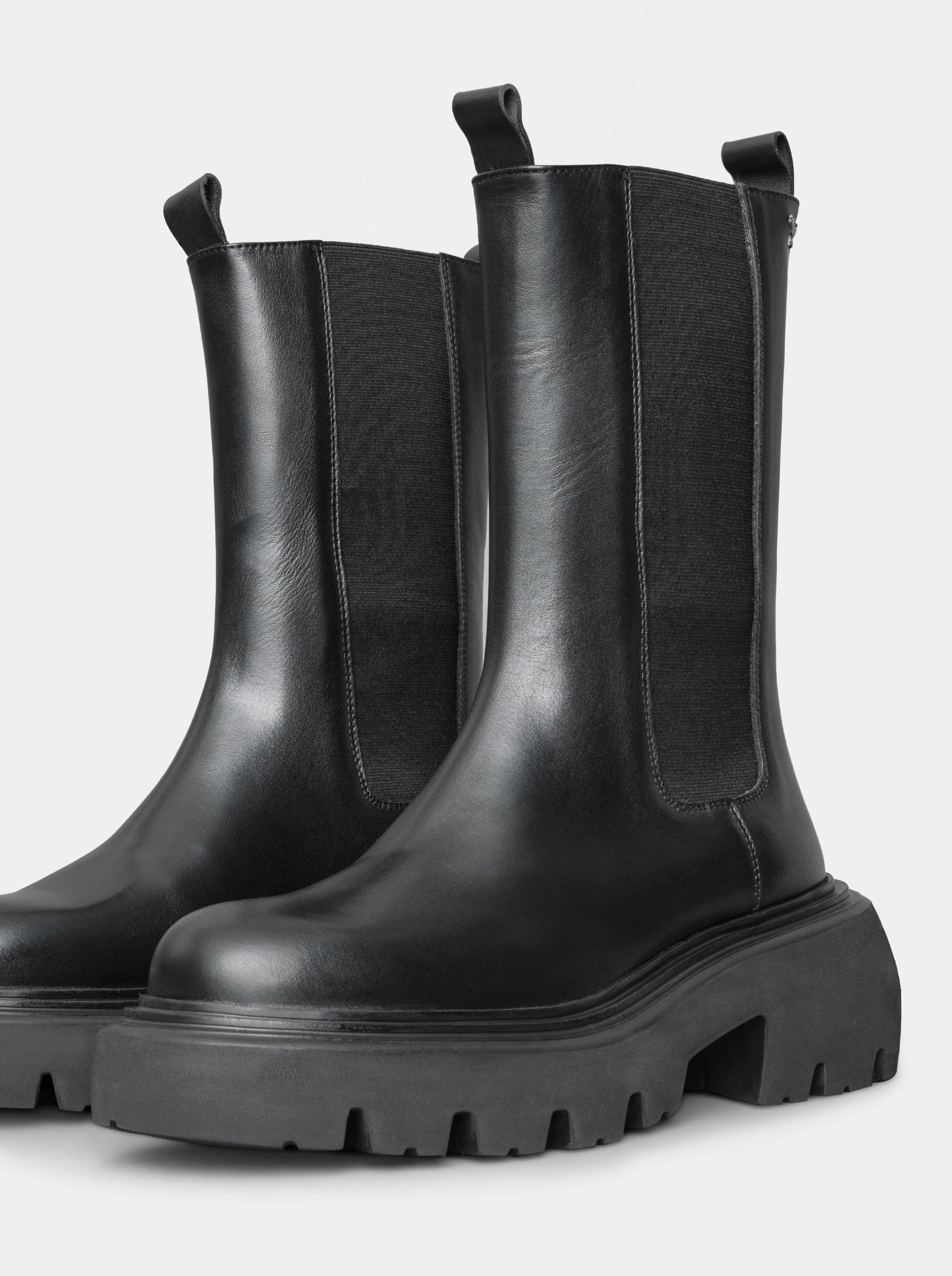 CONTAC BLACK LEATHER BOOTIES