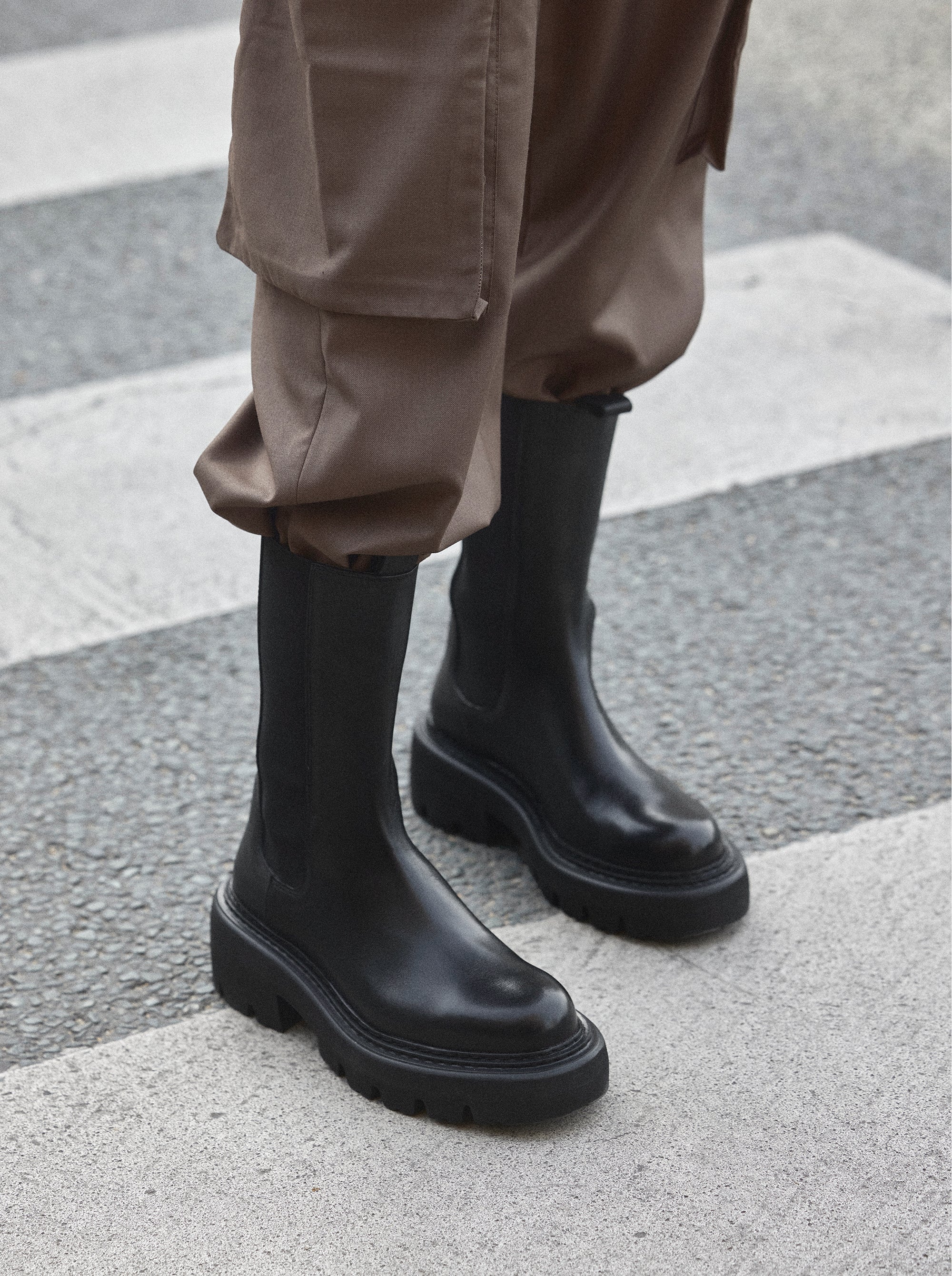 CONTAC BLACK LEATHER BOOTIES