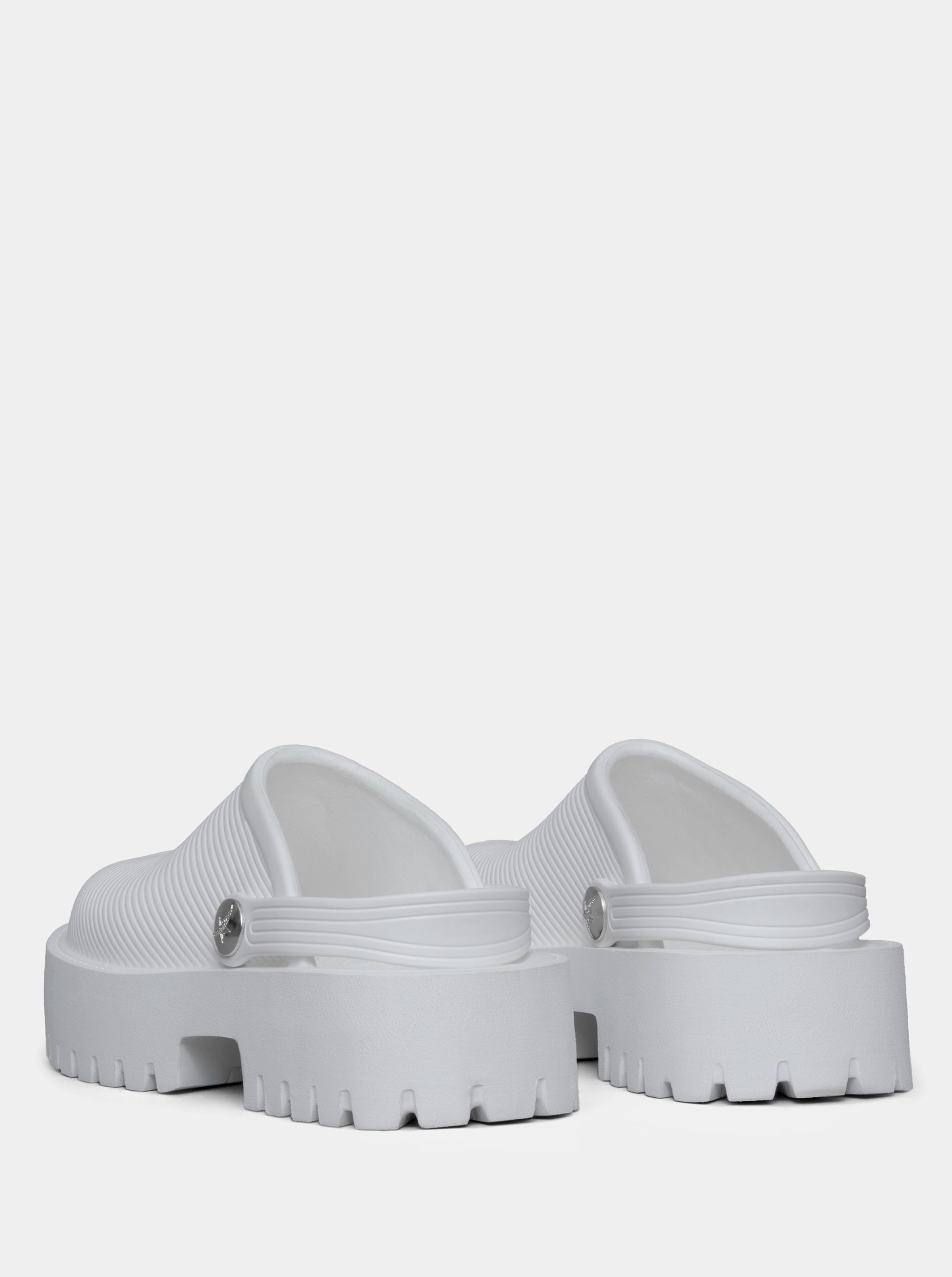 COSMOS WHITE SLIPPERS