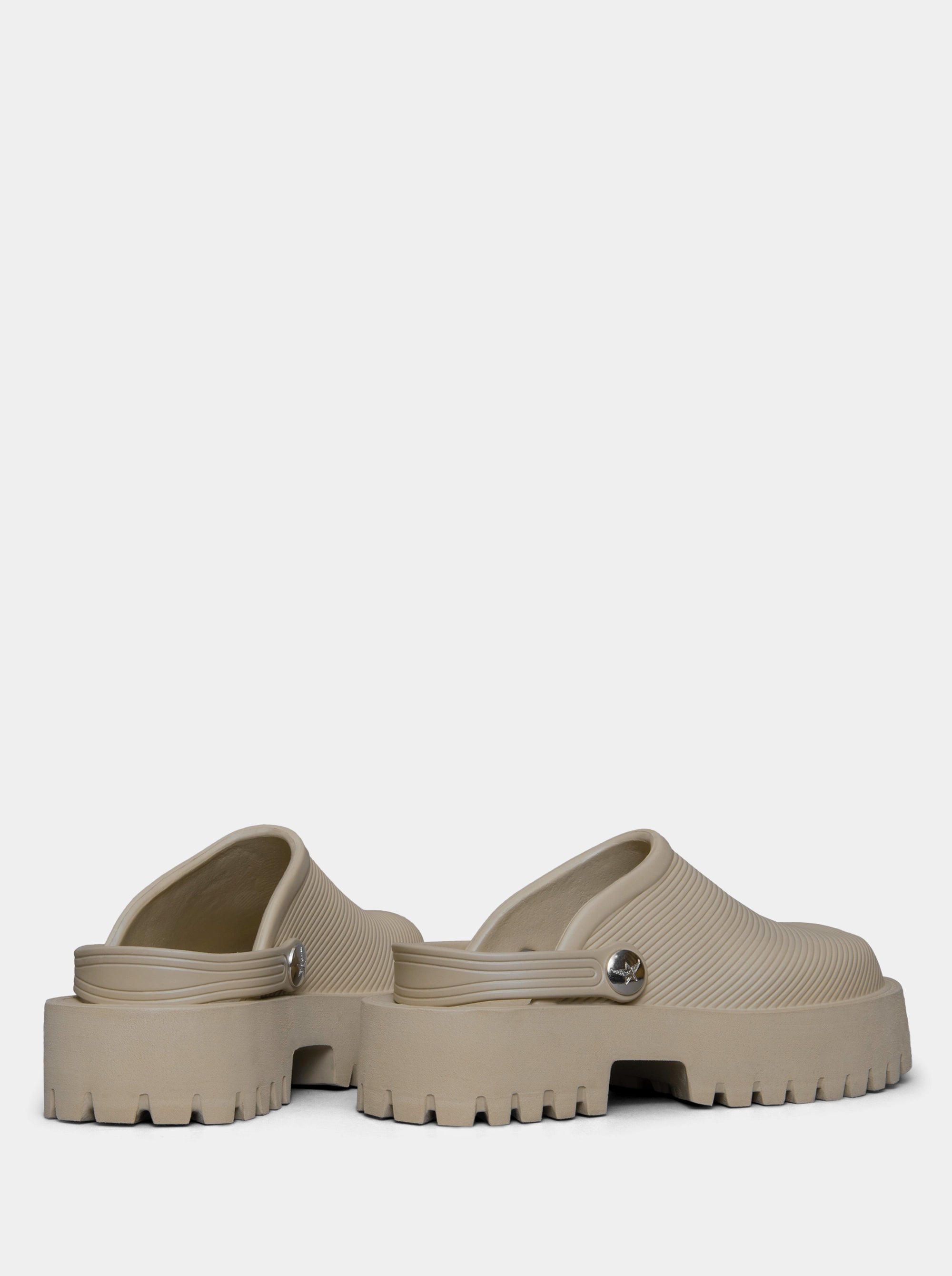 COSMOS BISCUIT SLIPPERS