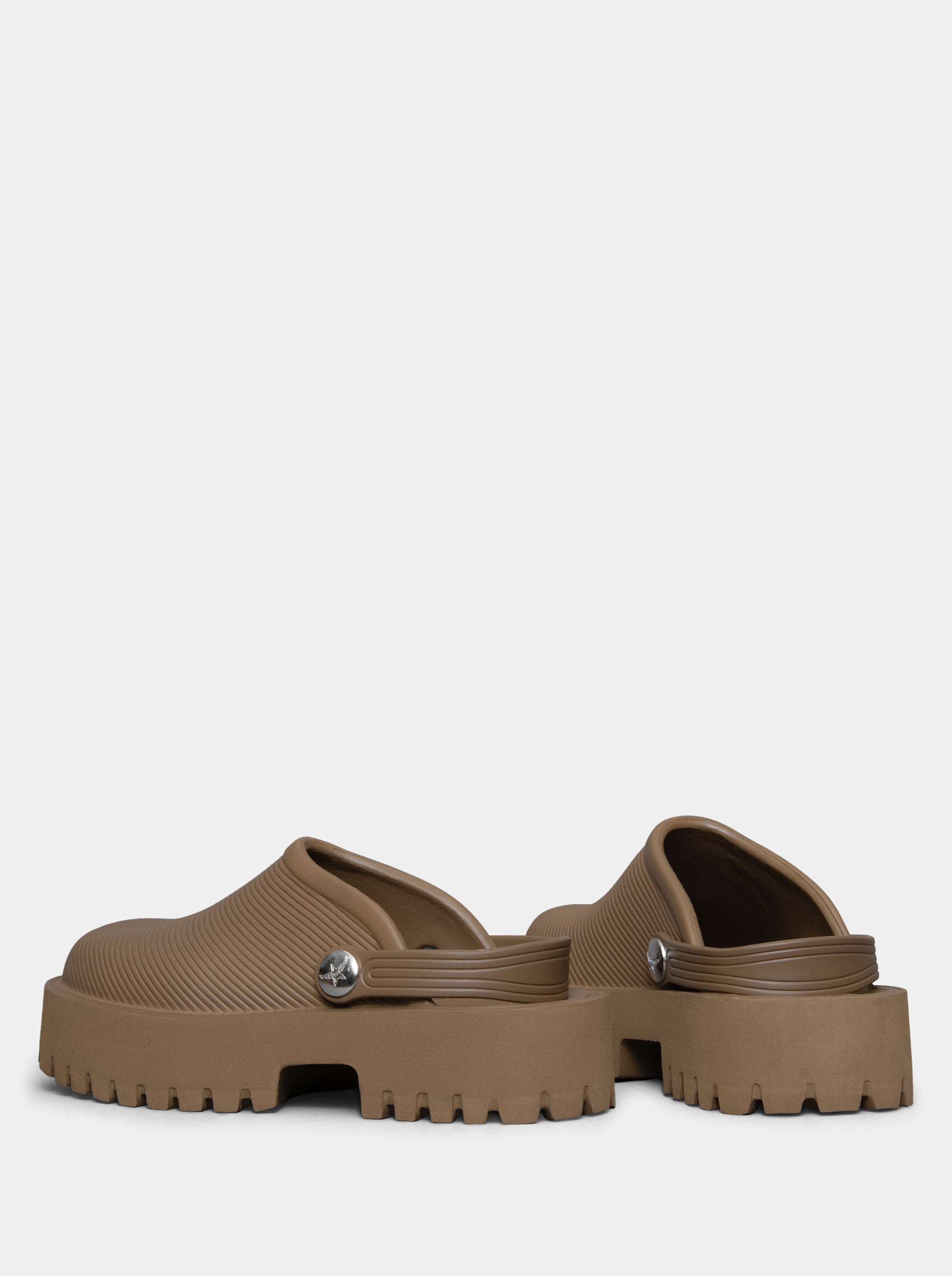 COSMOS LATTE SLIPPERS