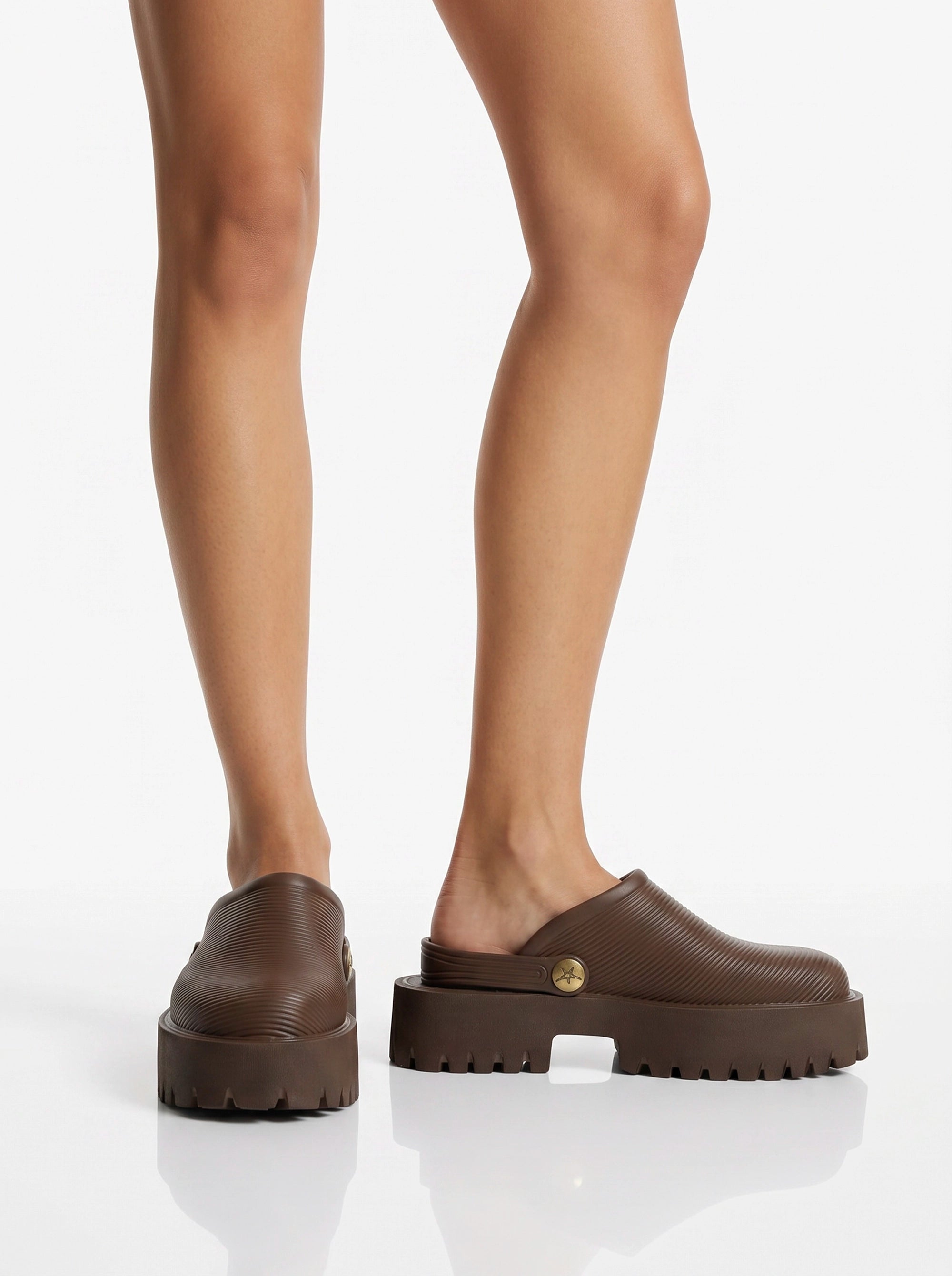 COSMOS CHOCOLATE SLIPPERS