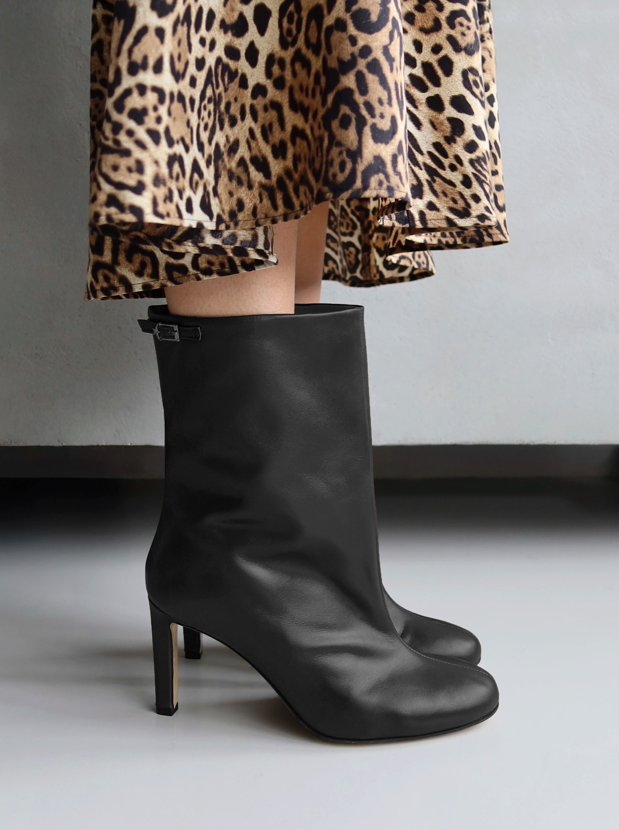 LOTUS BLACK LEATHER BOOTIES