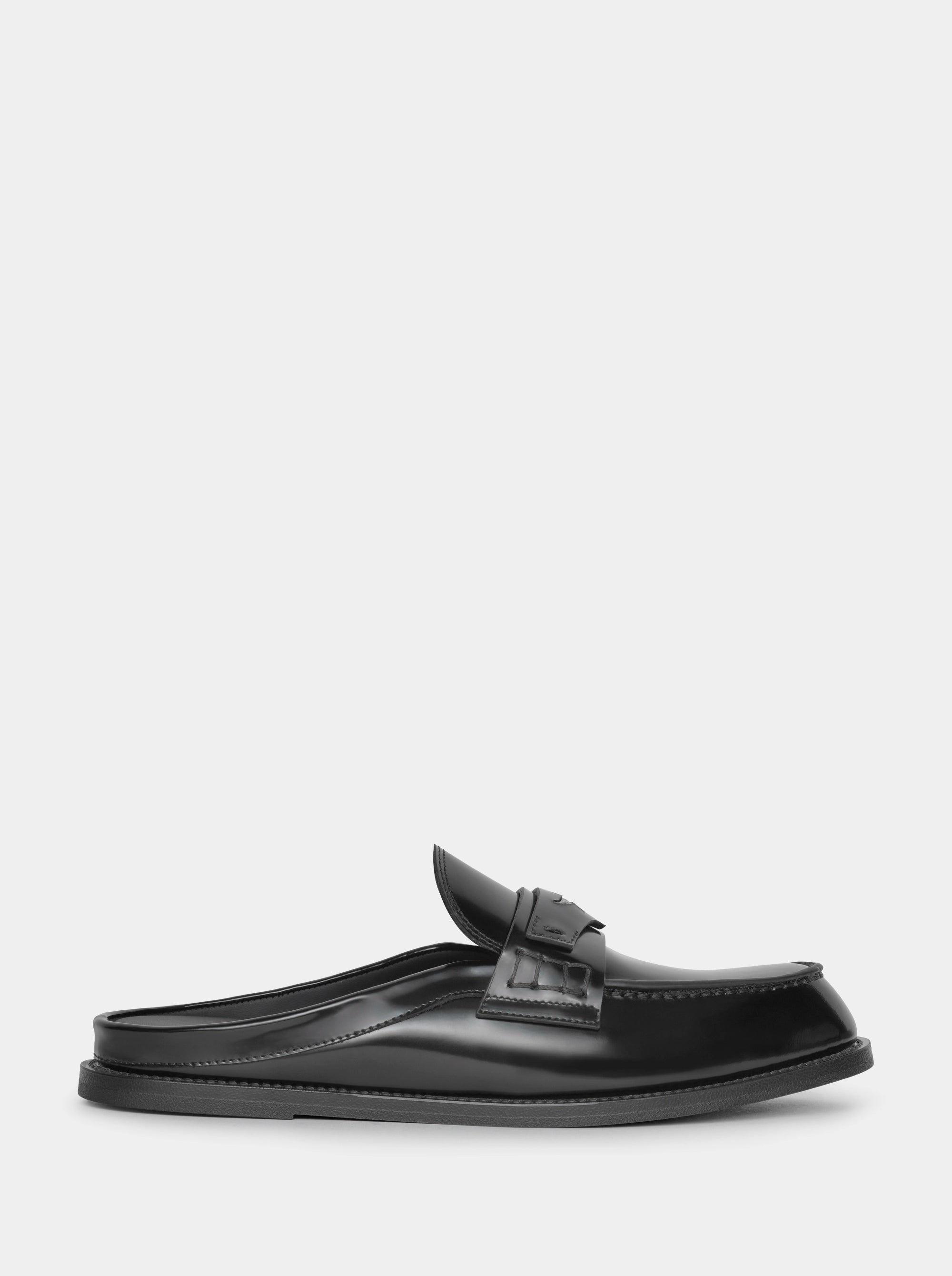 MAMO BLACK PATENT MULES SLIPPERS