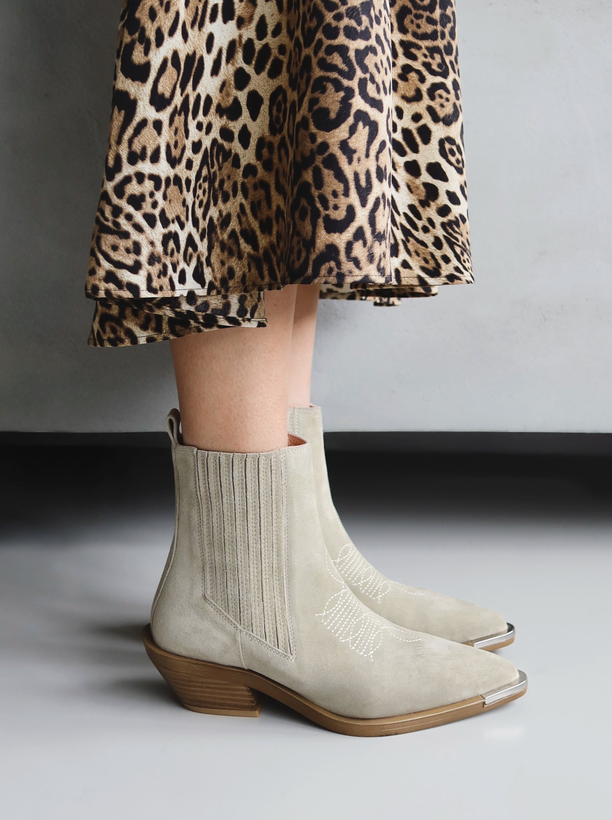 NELLA 60 BEIGE SUEDE BOOTIES