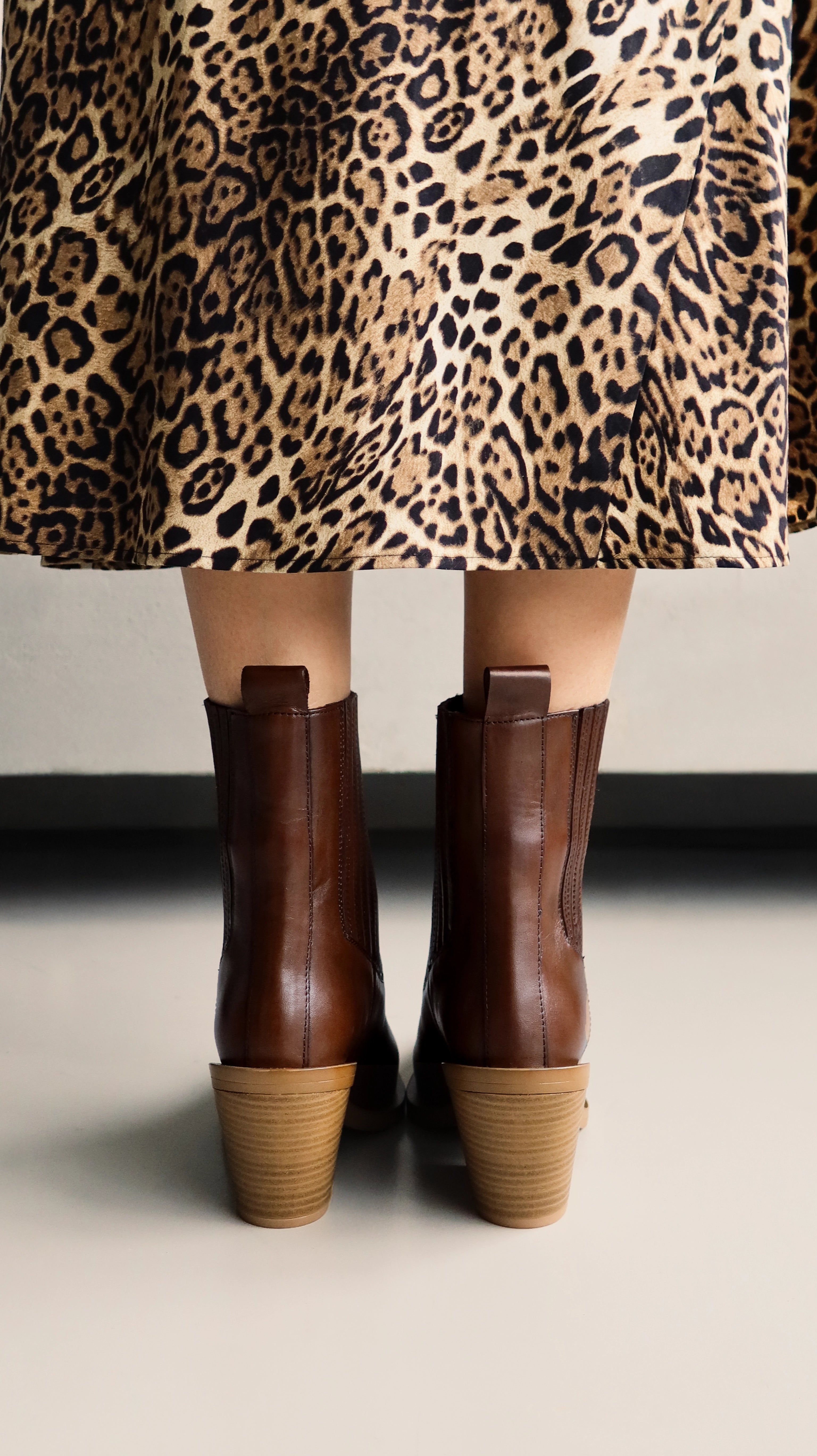 NELLA BROWN SPIRO LEATHER BOOTIES