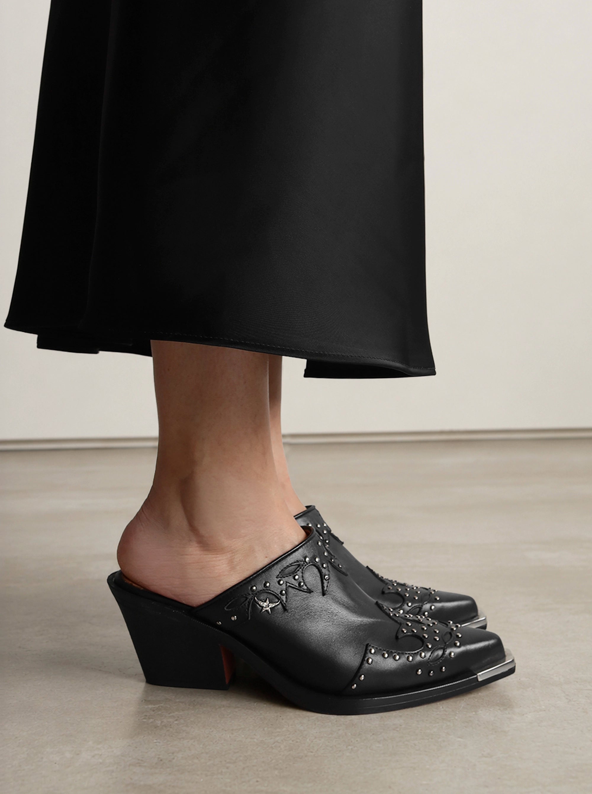 NEW VIVA BLACK LEATHER MULES SLIPPERS