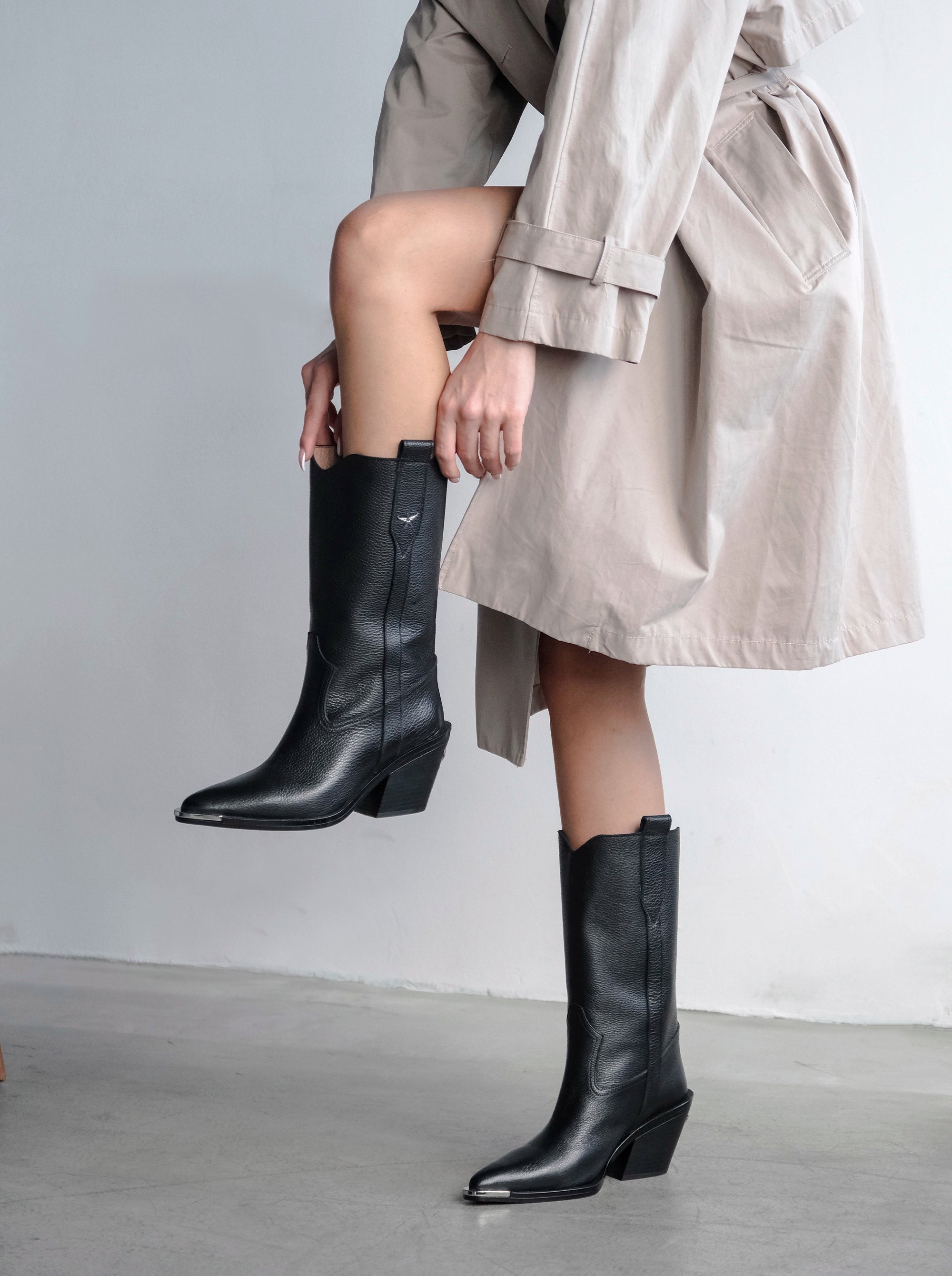 NOVA BLACK FLOTER BOOTS