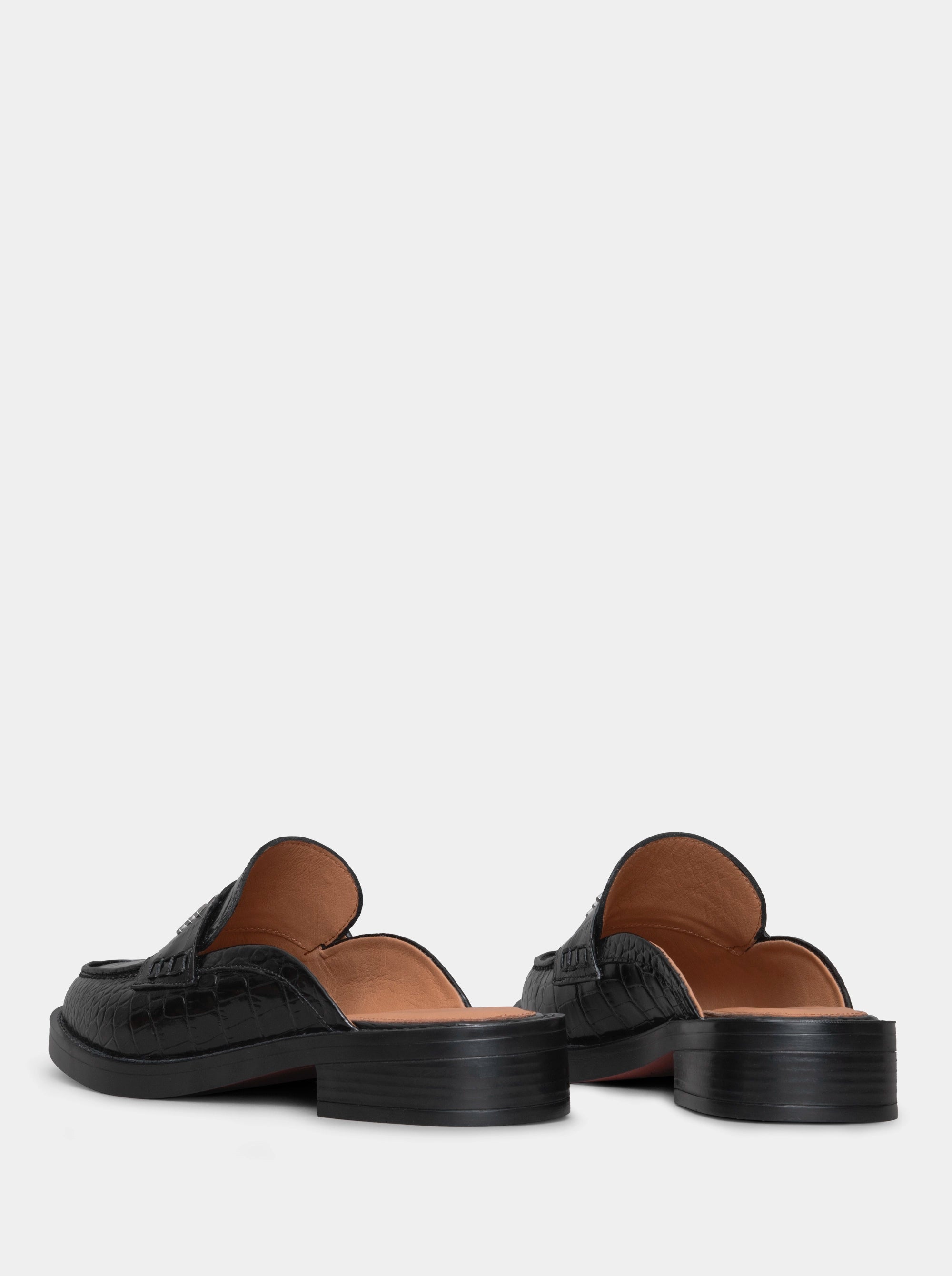 PEPE BLACK CROCO SLIPPERS