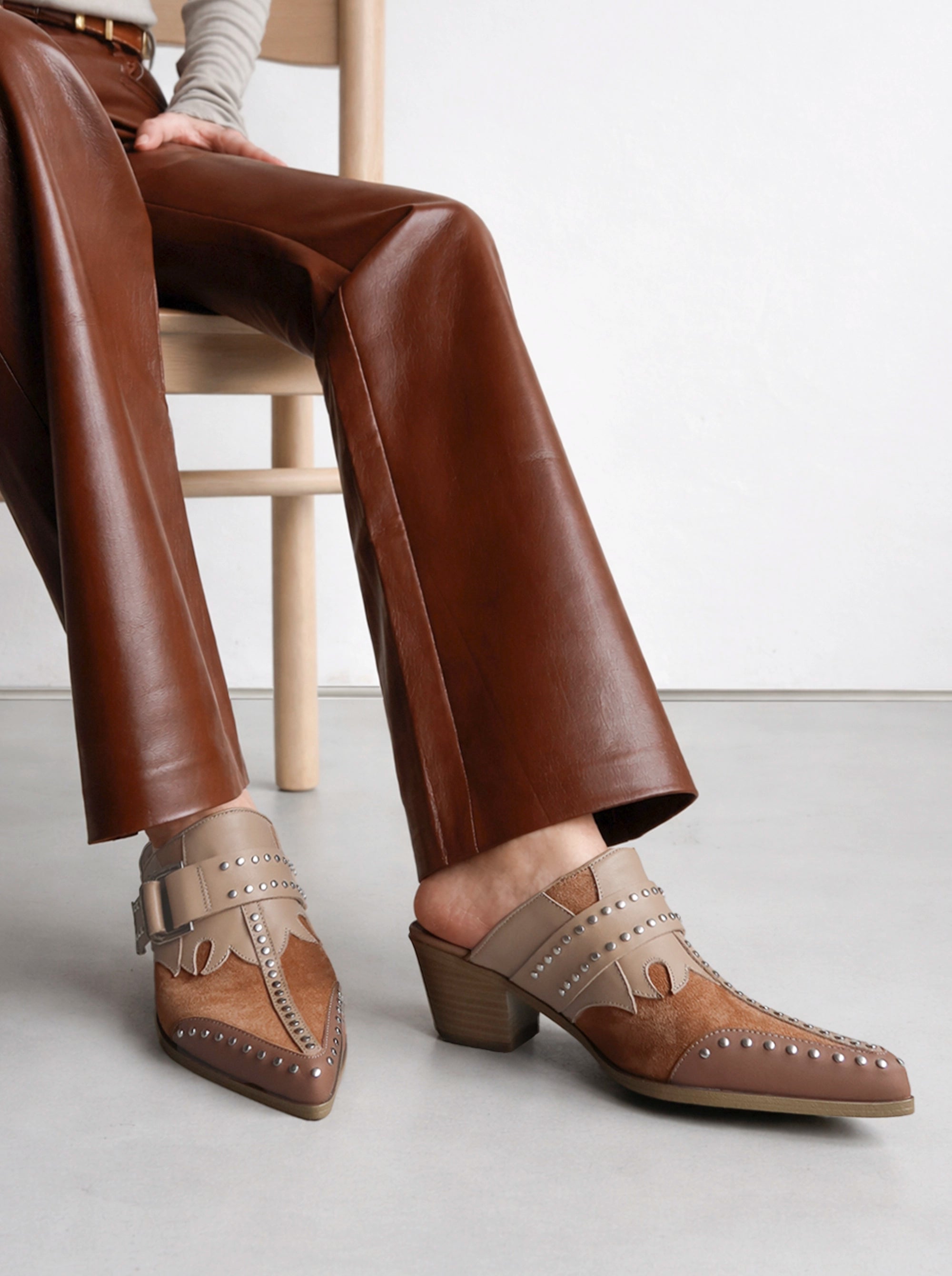 PERY MULES CINNAMON SUEDE SLIPPERS