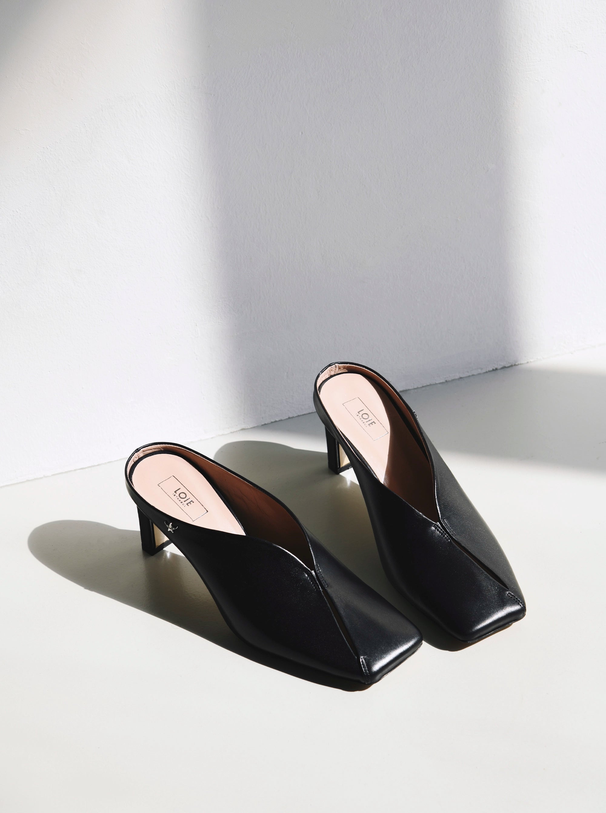 SABRINA BLACK LEATHER MULES SLIPPERS