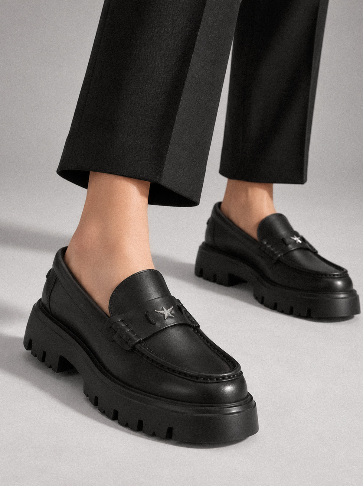 SANSA BLACK LEATHER SHOES