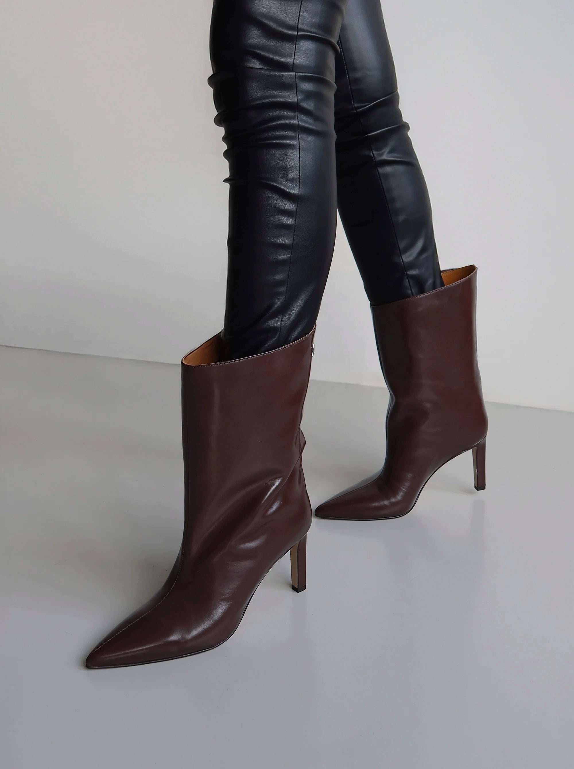 SANTA DARK BROWN BRUSHED BOOTIES