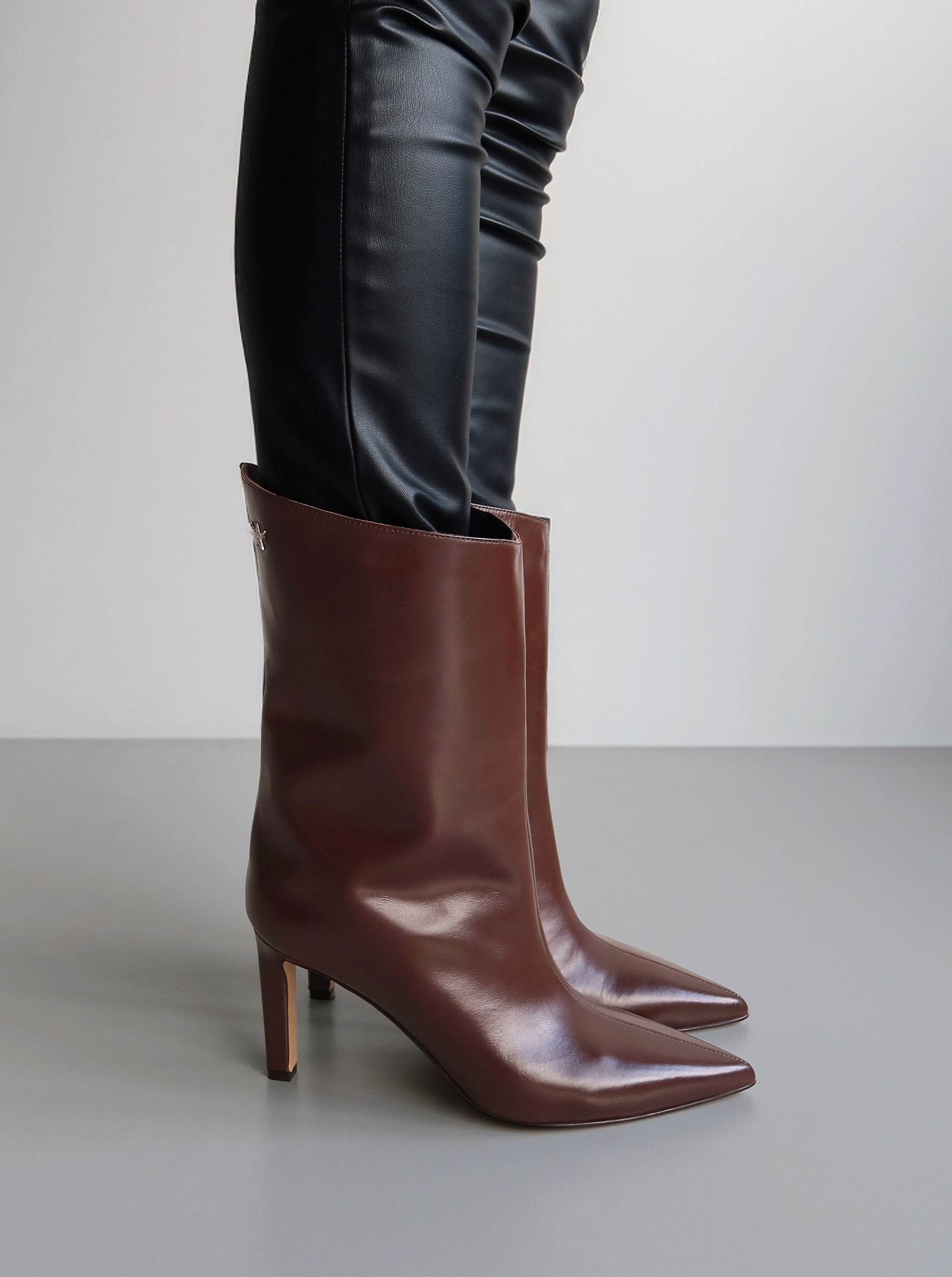 SANTA DARK BROWN BRUSHED BOOTIES