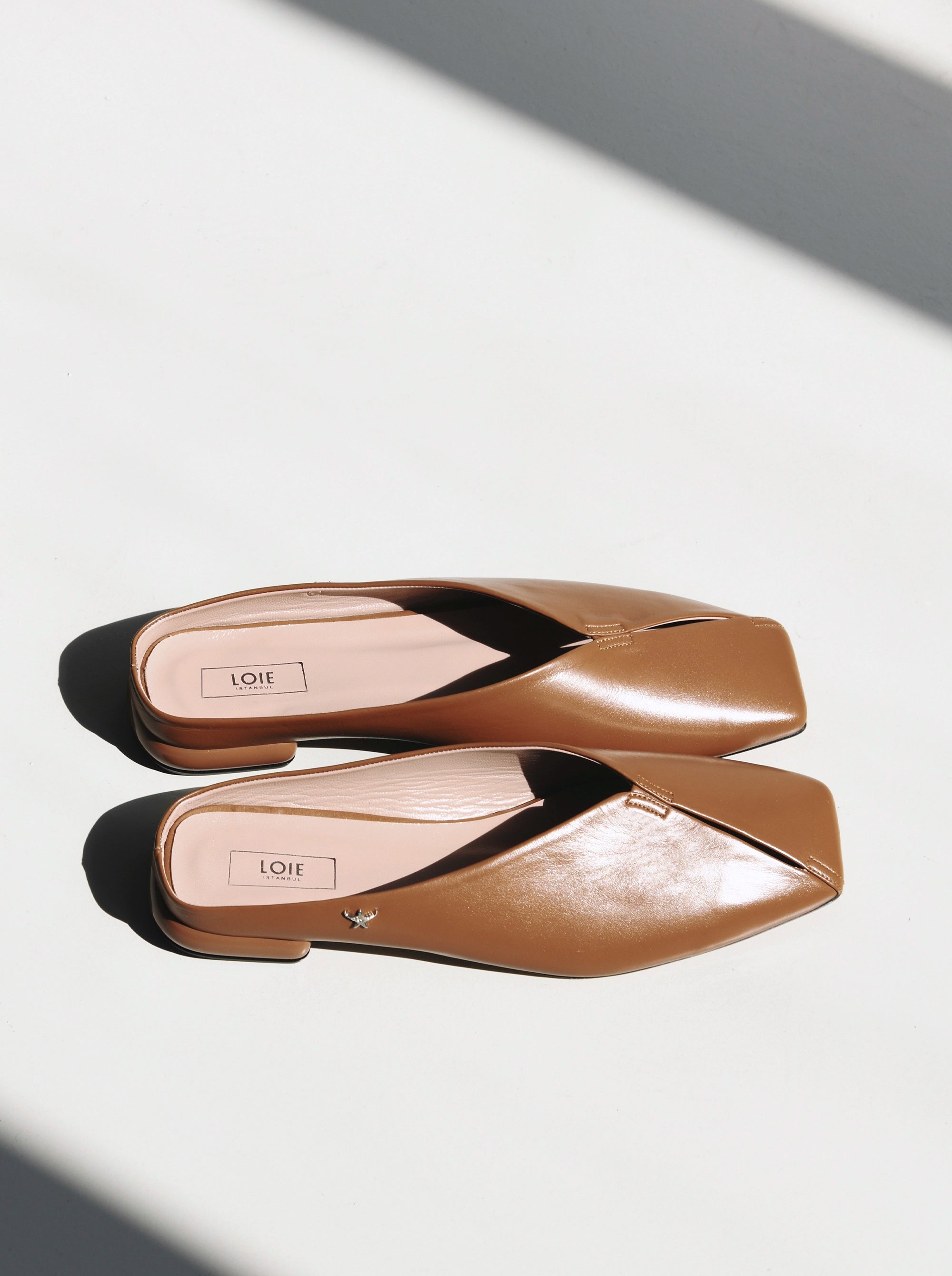 SIMA CARAMEL BROWN LEATHER SLIPPERS