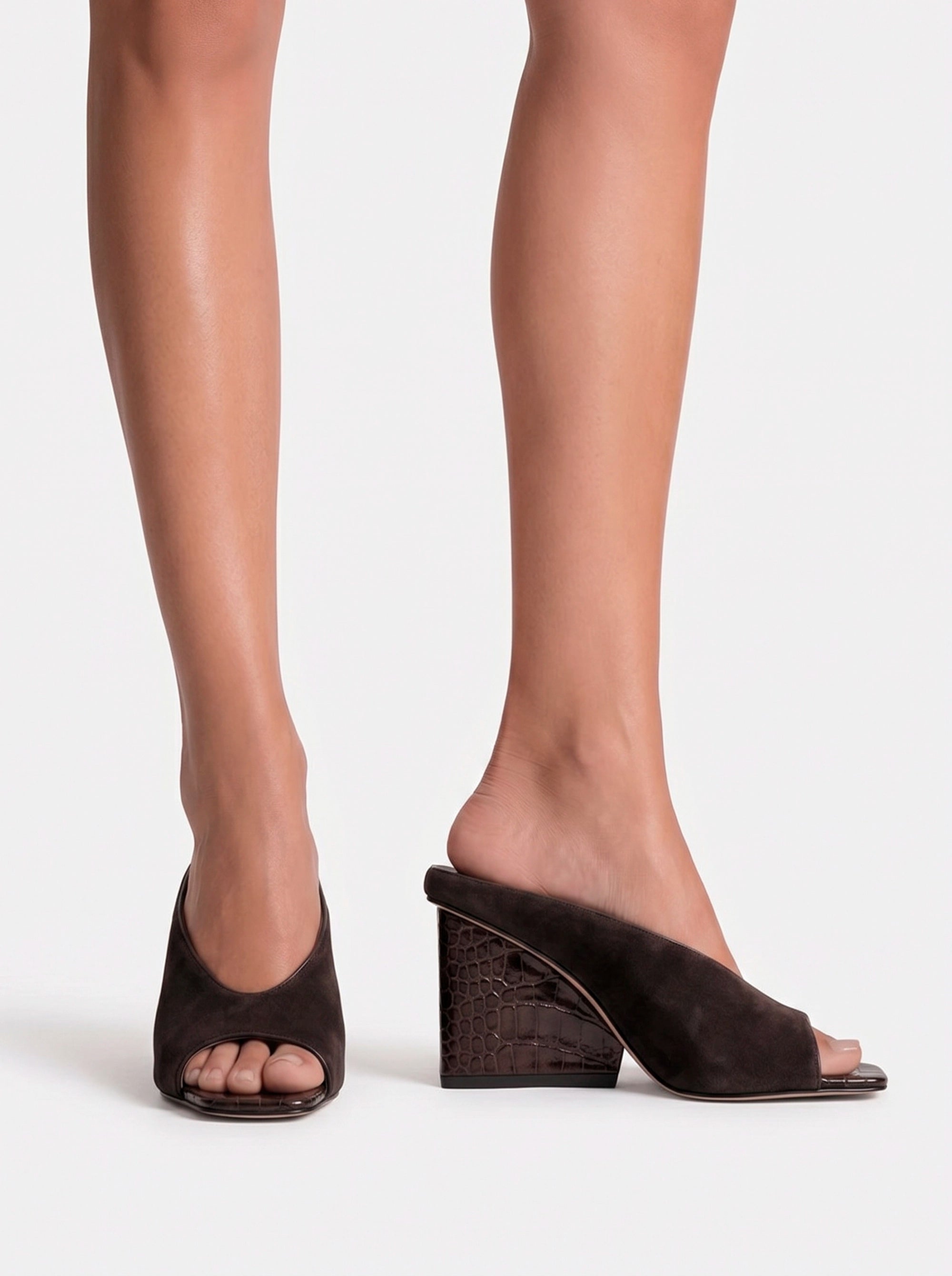 STRATEGY BROWN SUEDE SANDALS