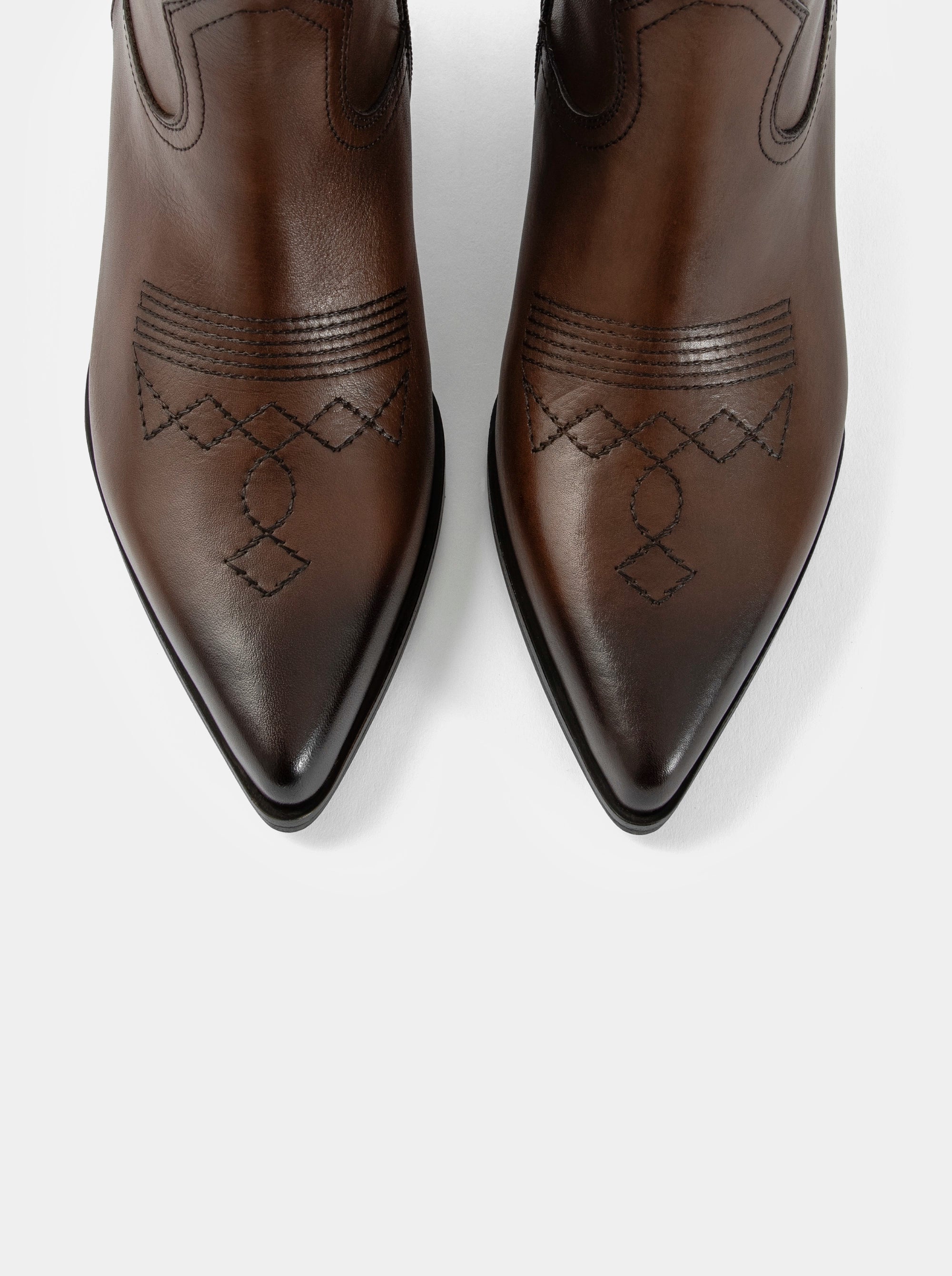 SUIT BROWN LEATHER BOOTIES
