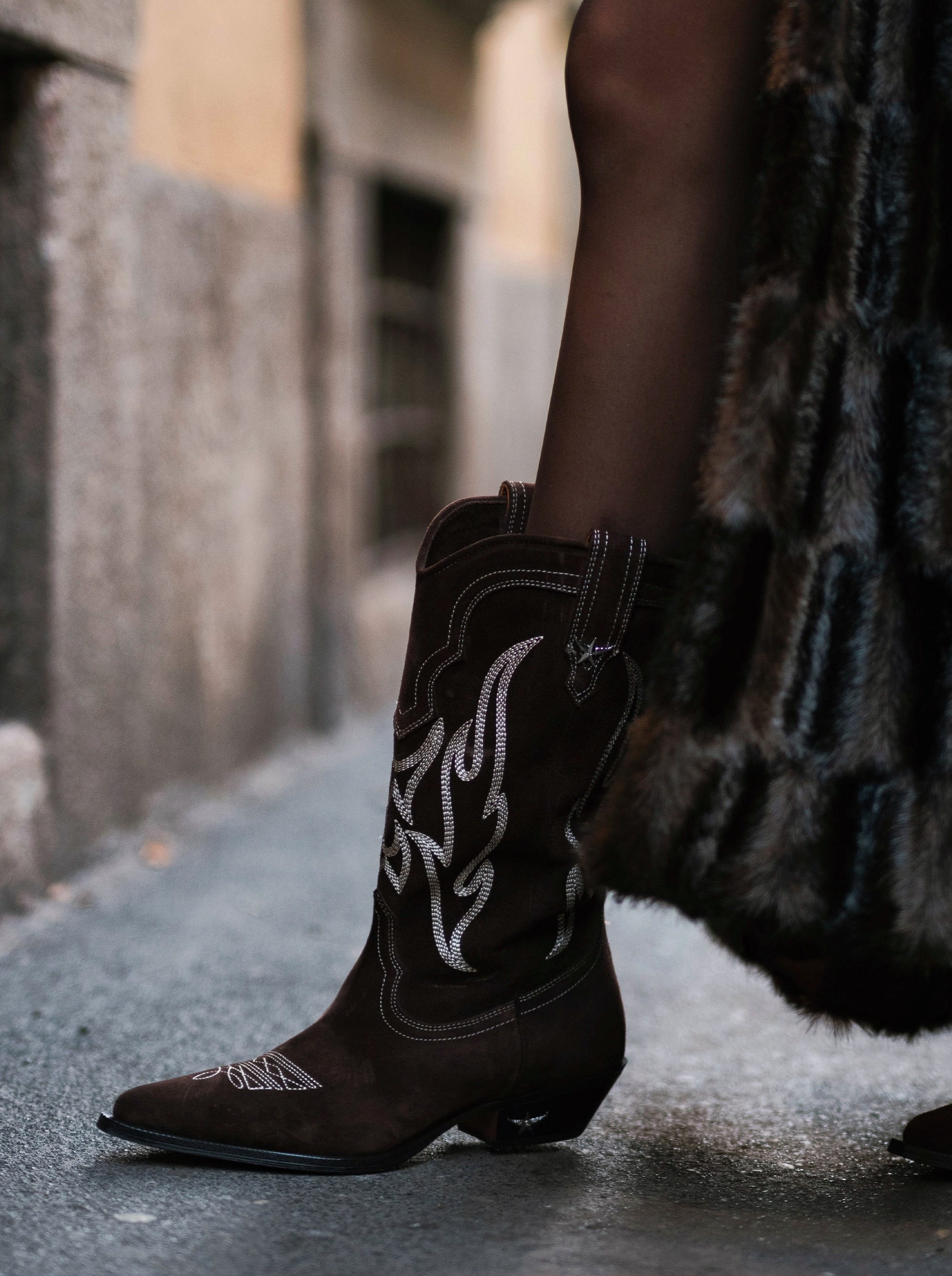 TEXAS BROWN SUEDE BOOTS