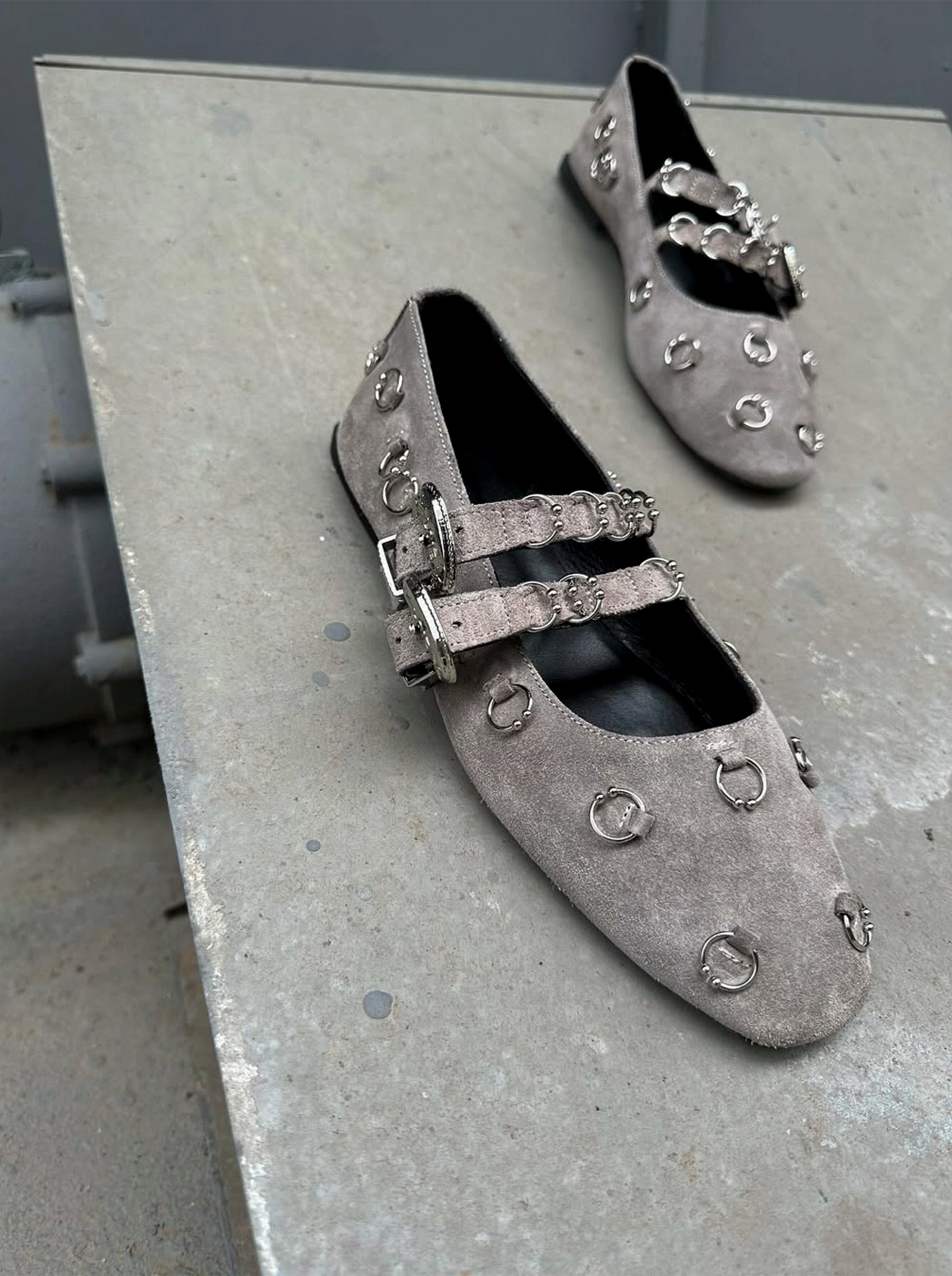 TOUCH GRAY SUEDE BALLET FLATS