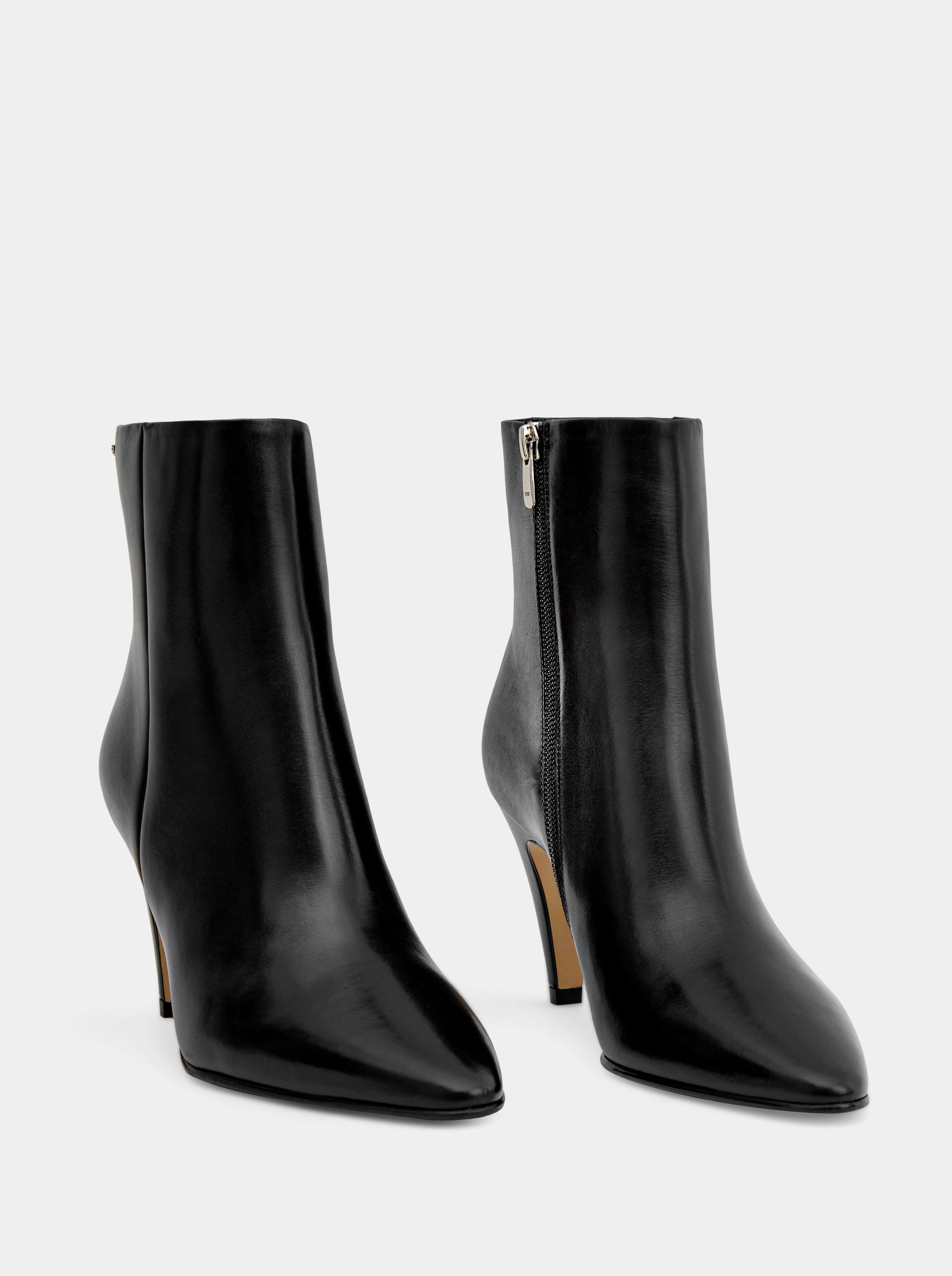 MOON BLACK LEATHER BOOTIES