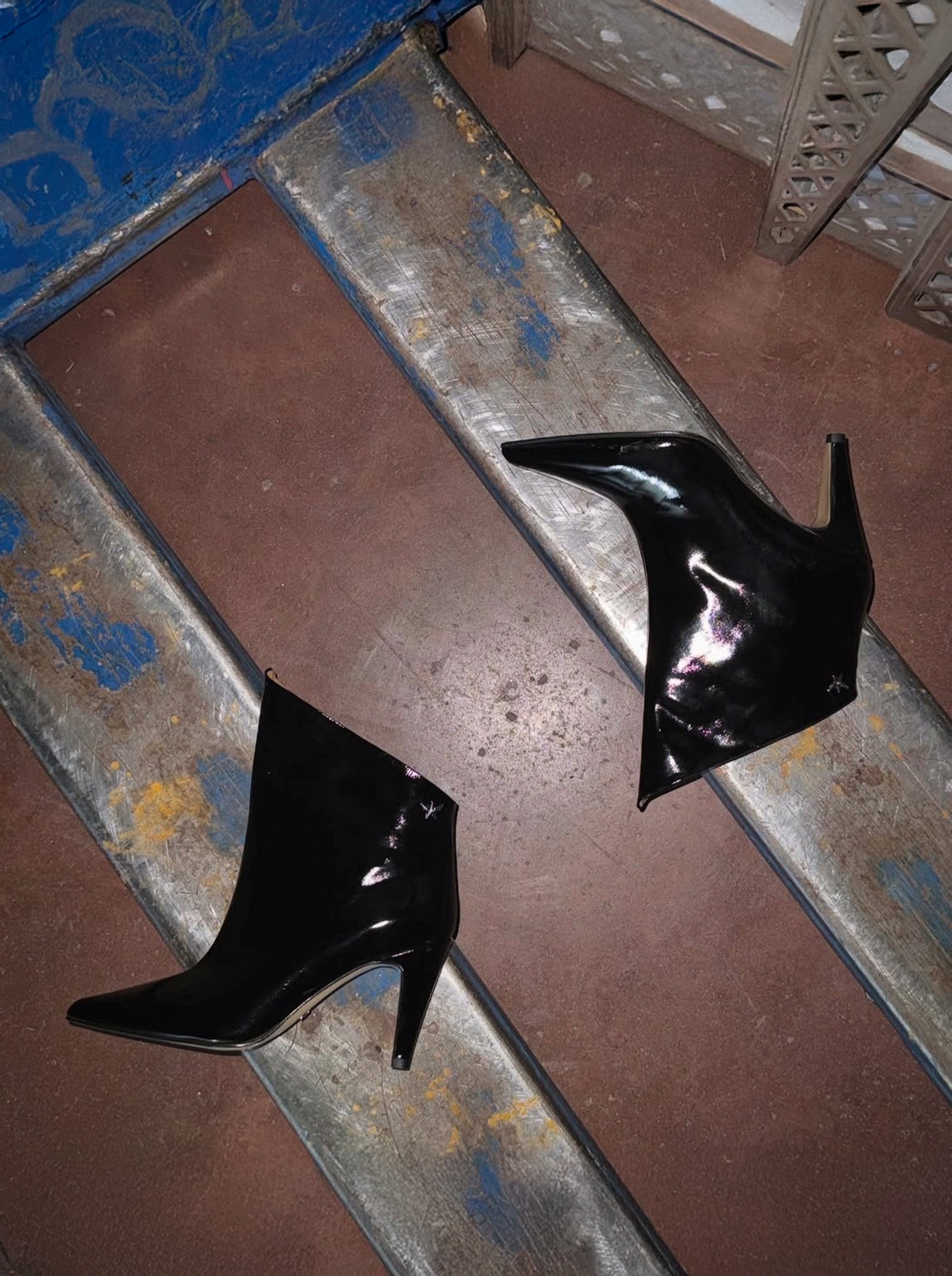 NUNU BLACK PATENT BOOTIES