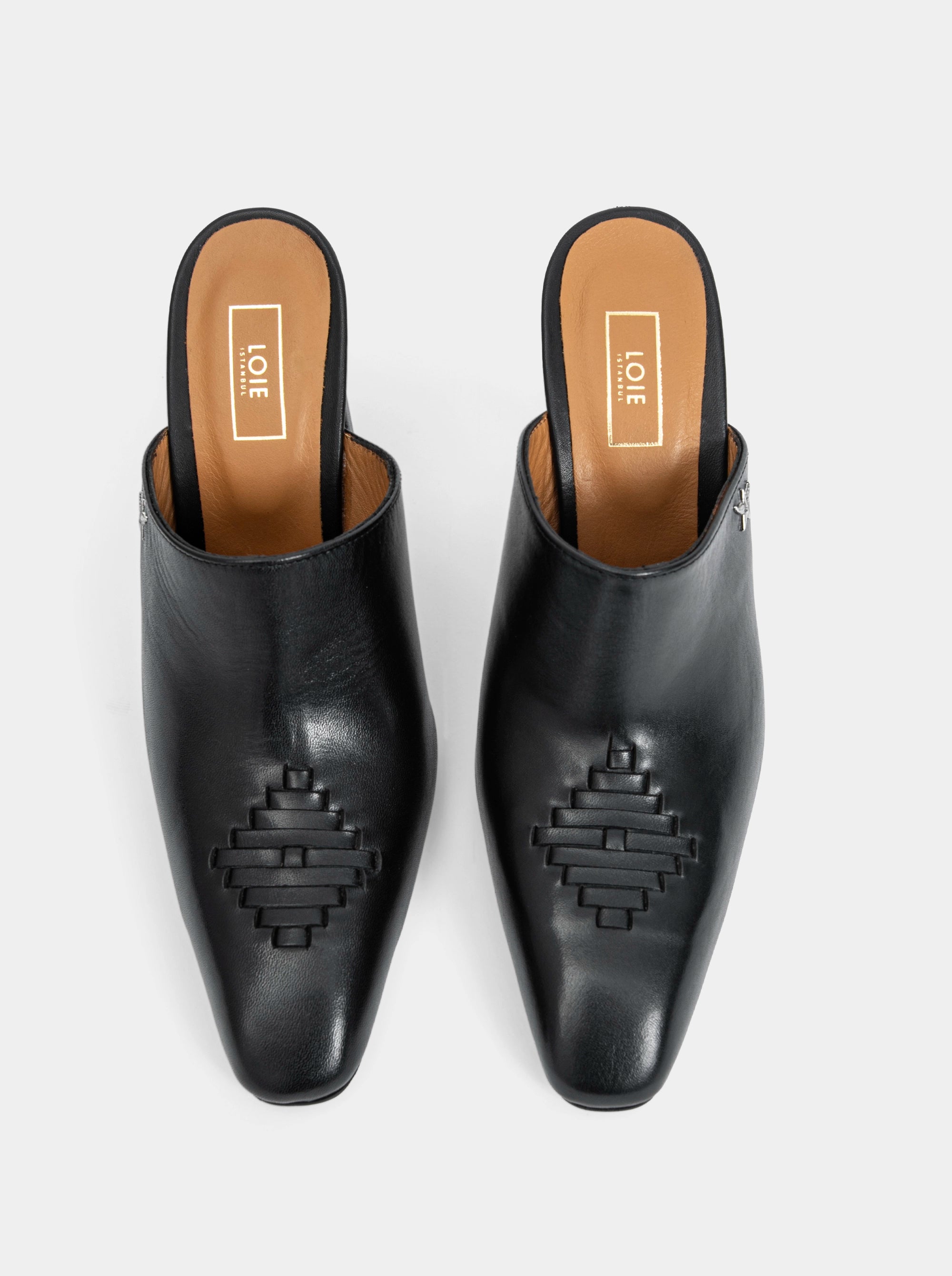 AIGNER BLACK LEATHER SANDALS