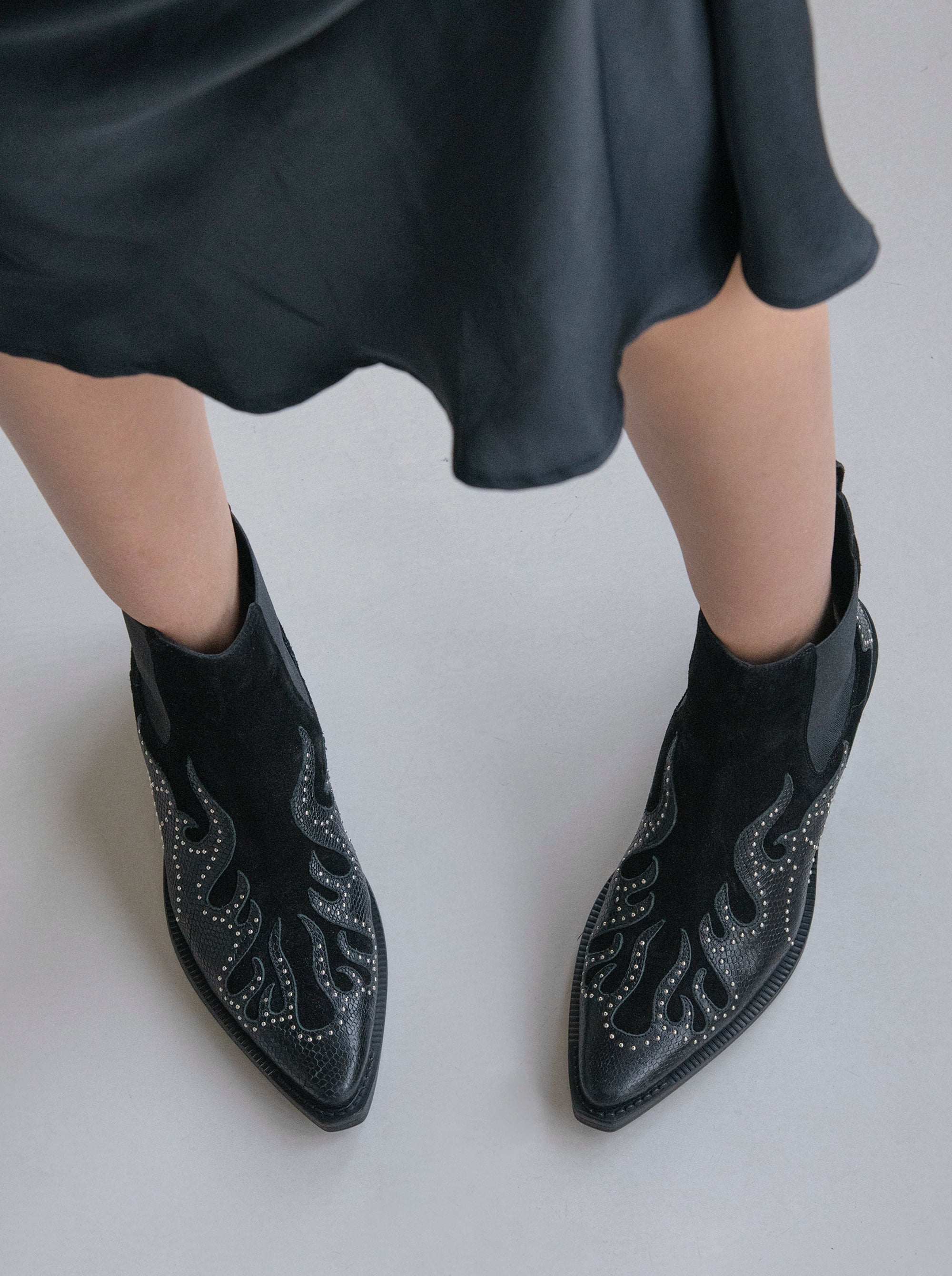 BURN BLACK LEATHER BOOTIES