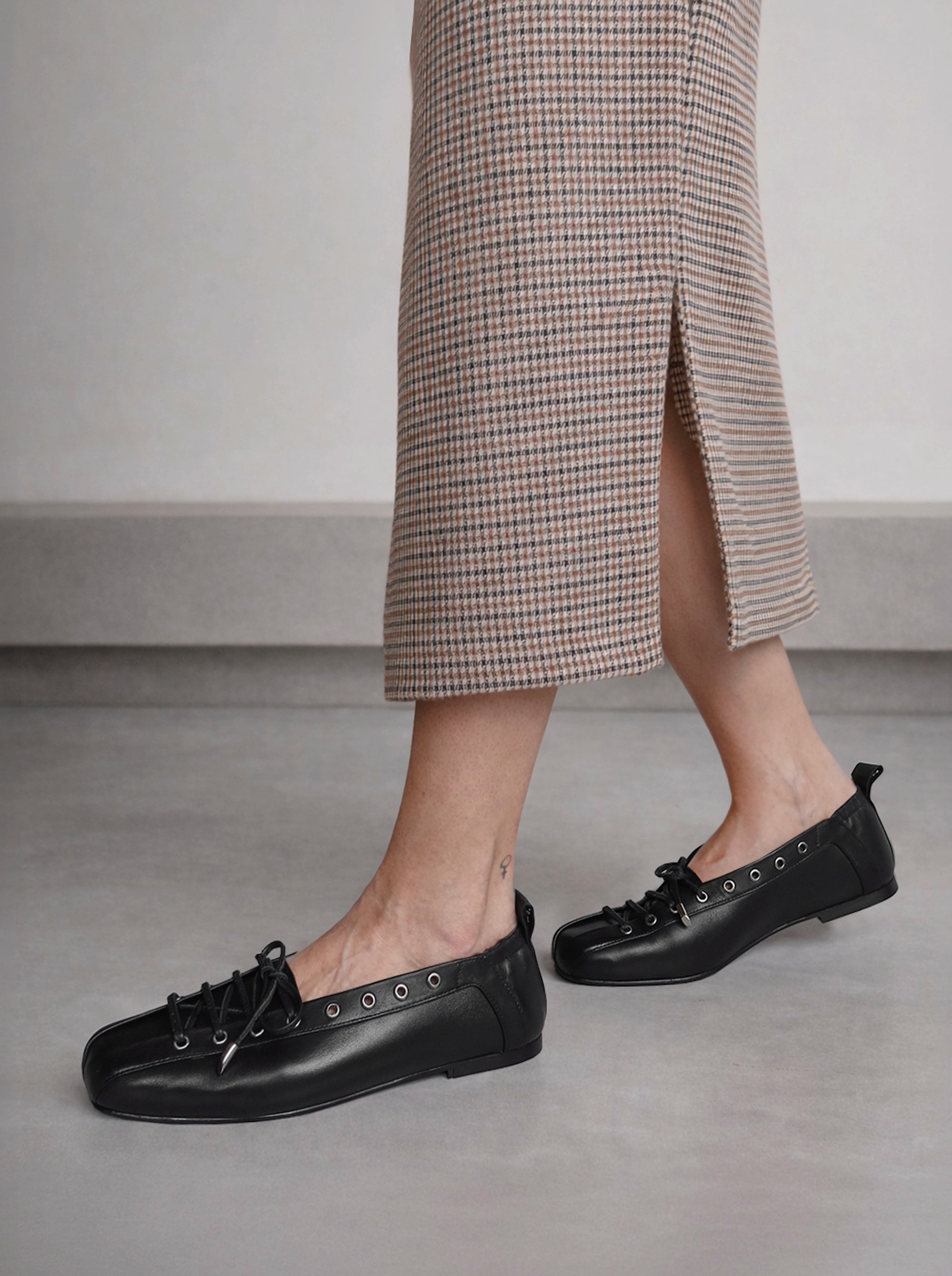 CORSET BLACK LEATHER BALLET FLATS