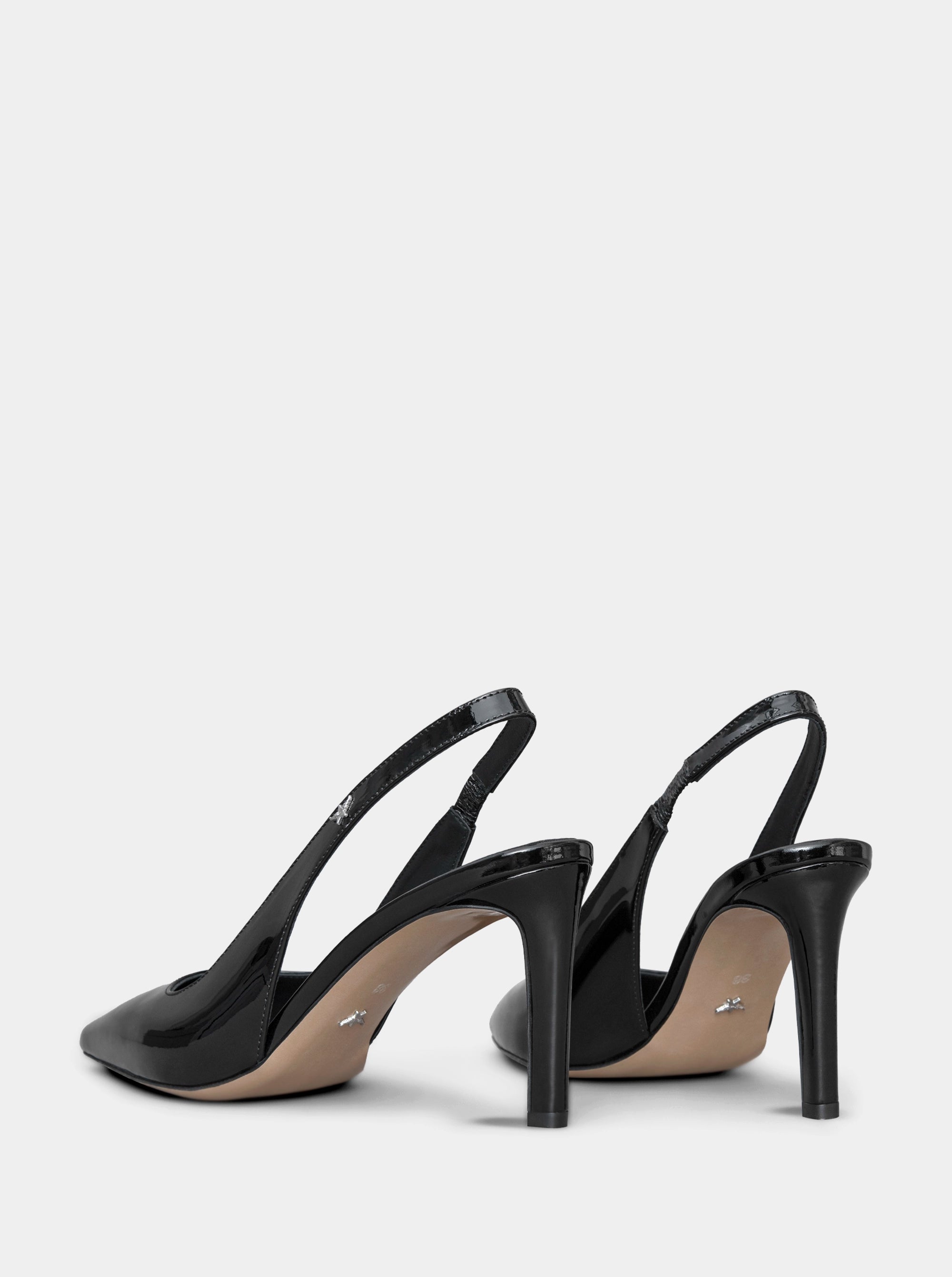 FORCE BLACK PATENT PUMPS