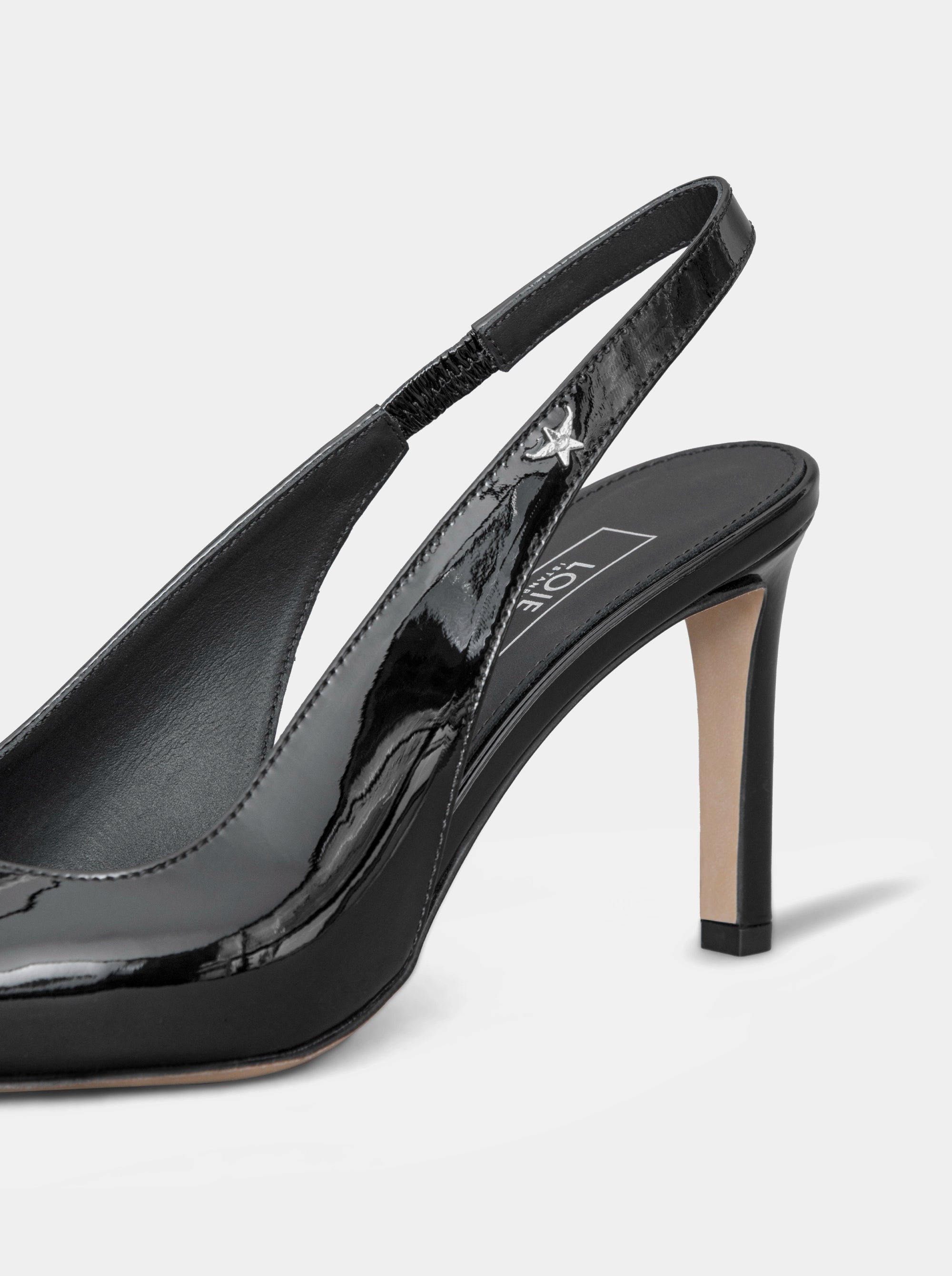 FORCE BLACK PATENT PUMPS