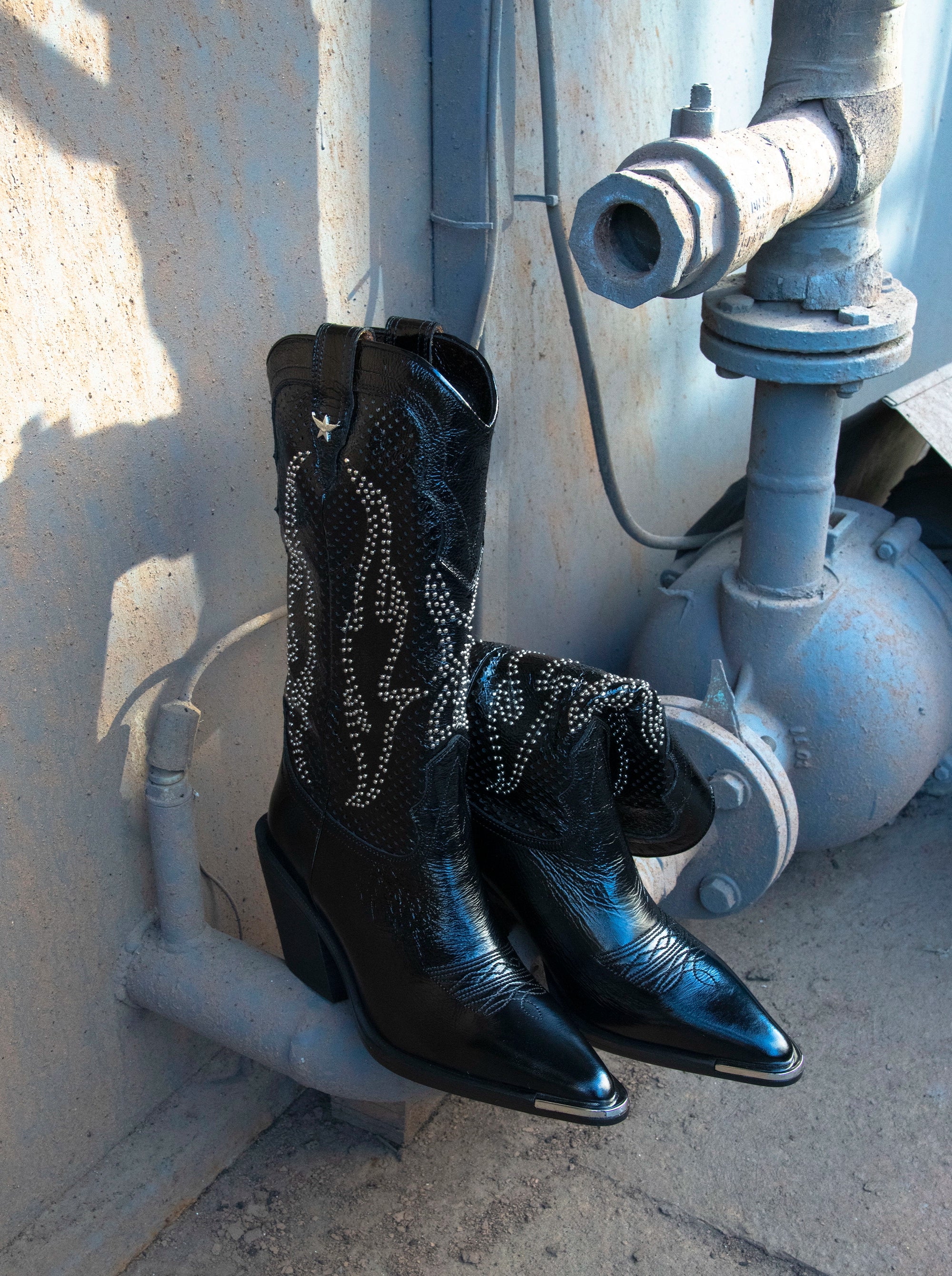 INFERNO BLACK PATENT BOOTS