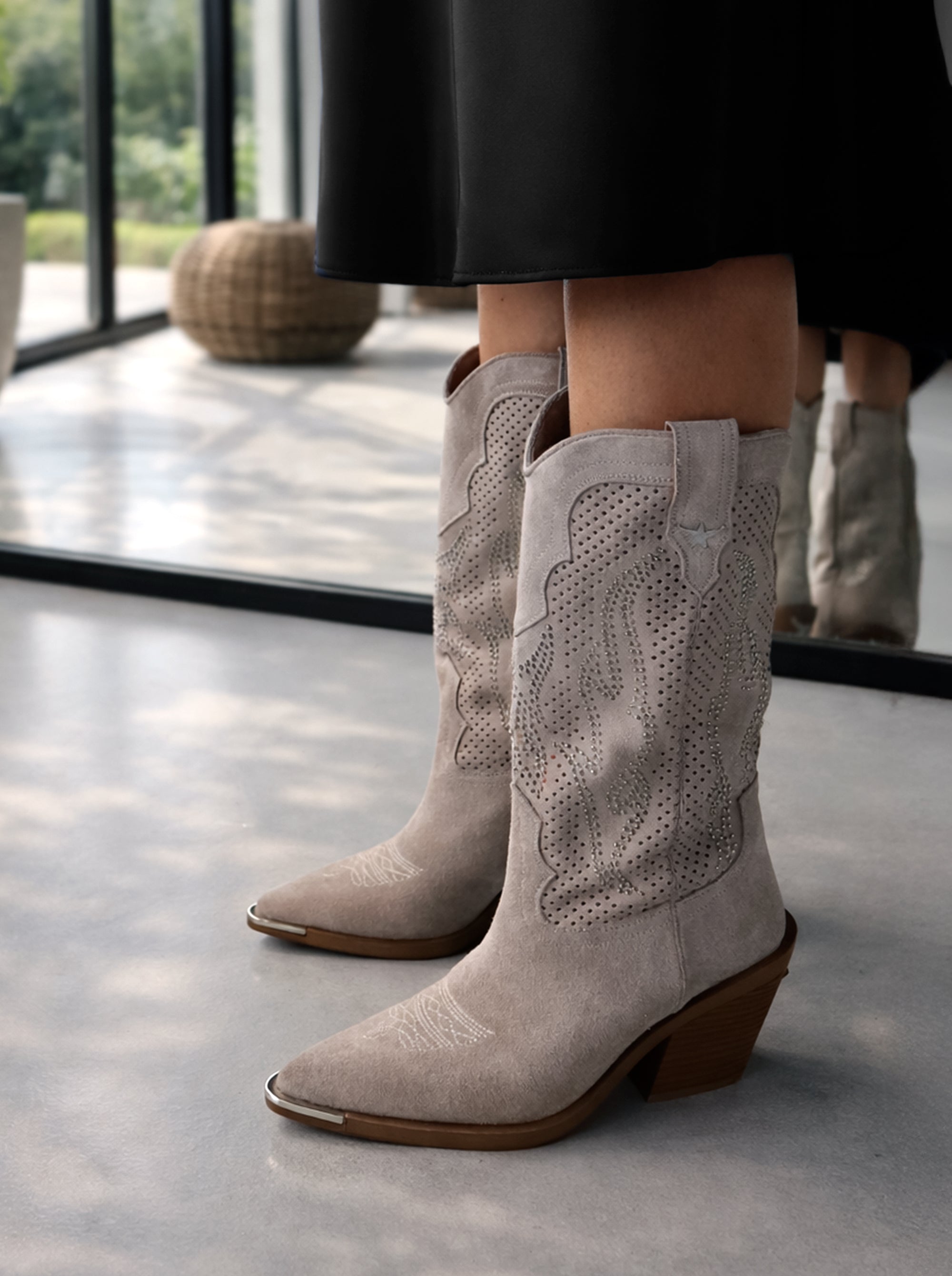 INFERNO BEIGE SUEDE BOOTS