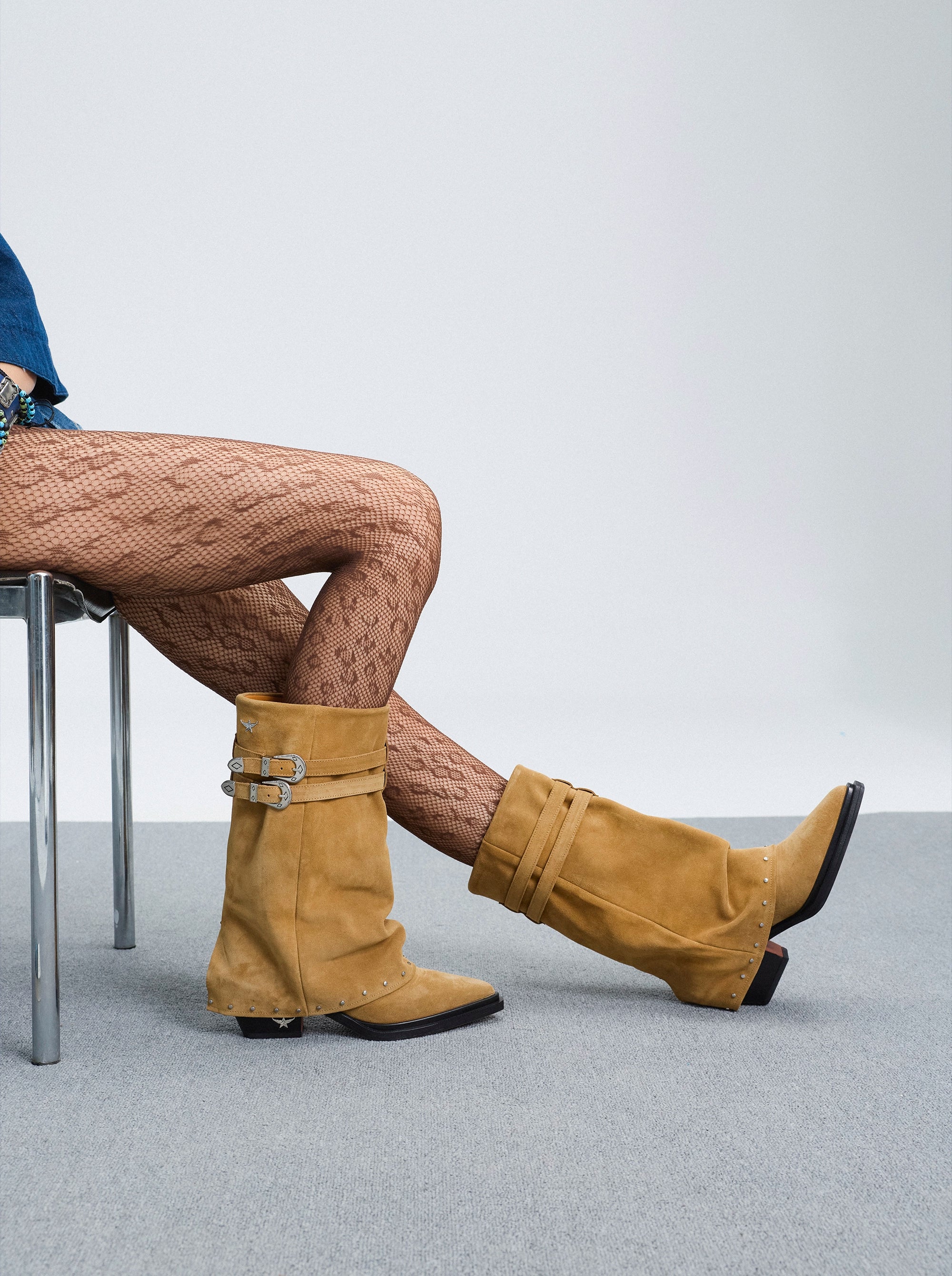 JOY CLIPS CAMEL SUEDE BOOTS