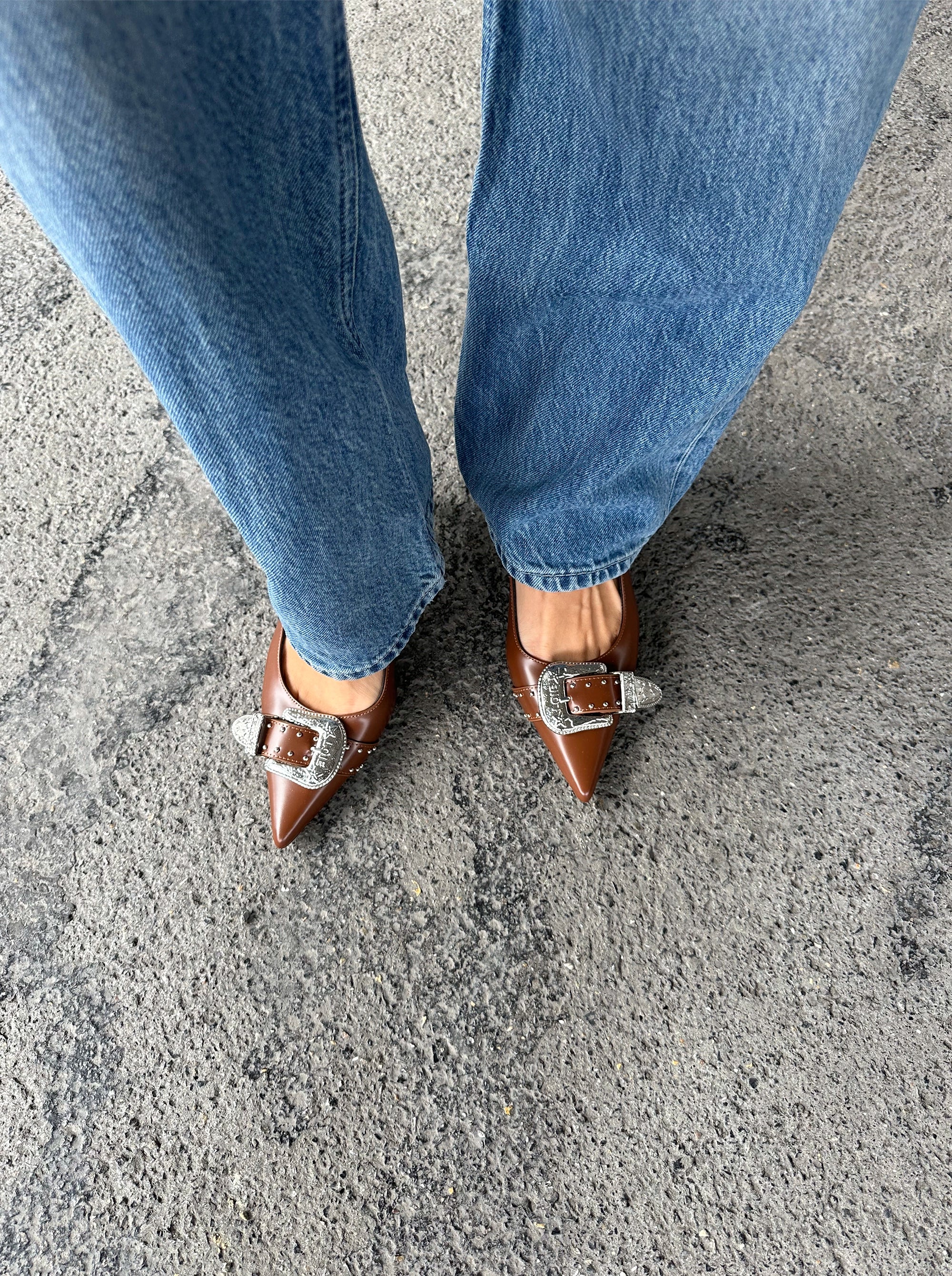 LISA CARAMEL BROWN BRUSHED PUMPS