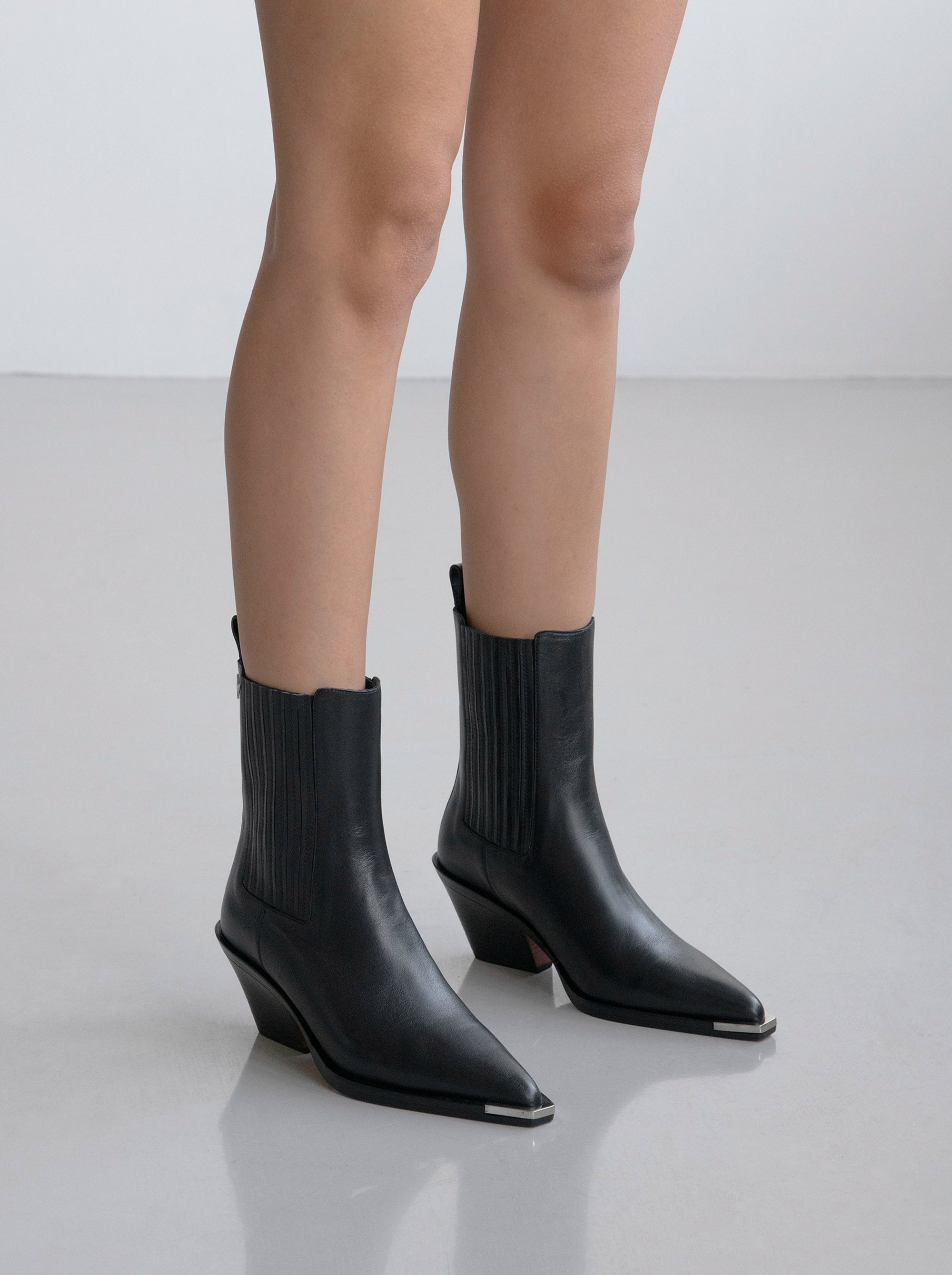 MARLY BLACK LEATHER BOOTIES