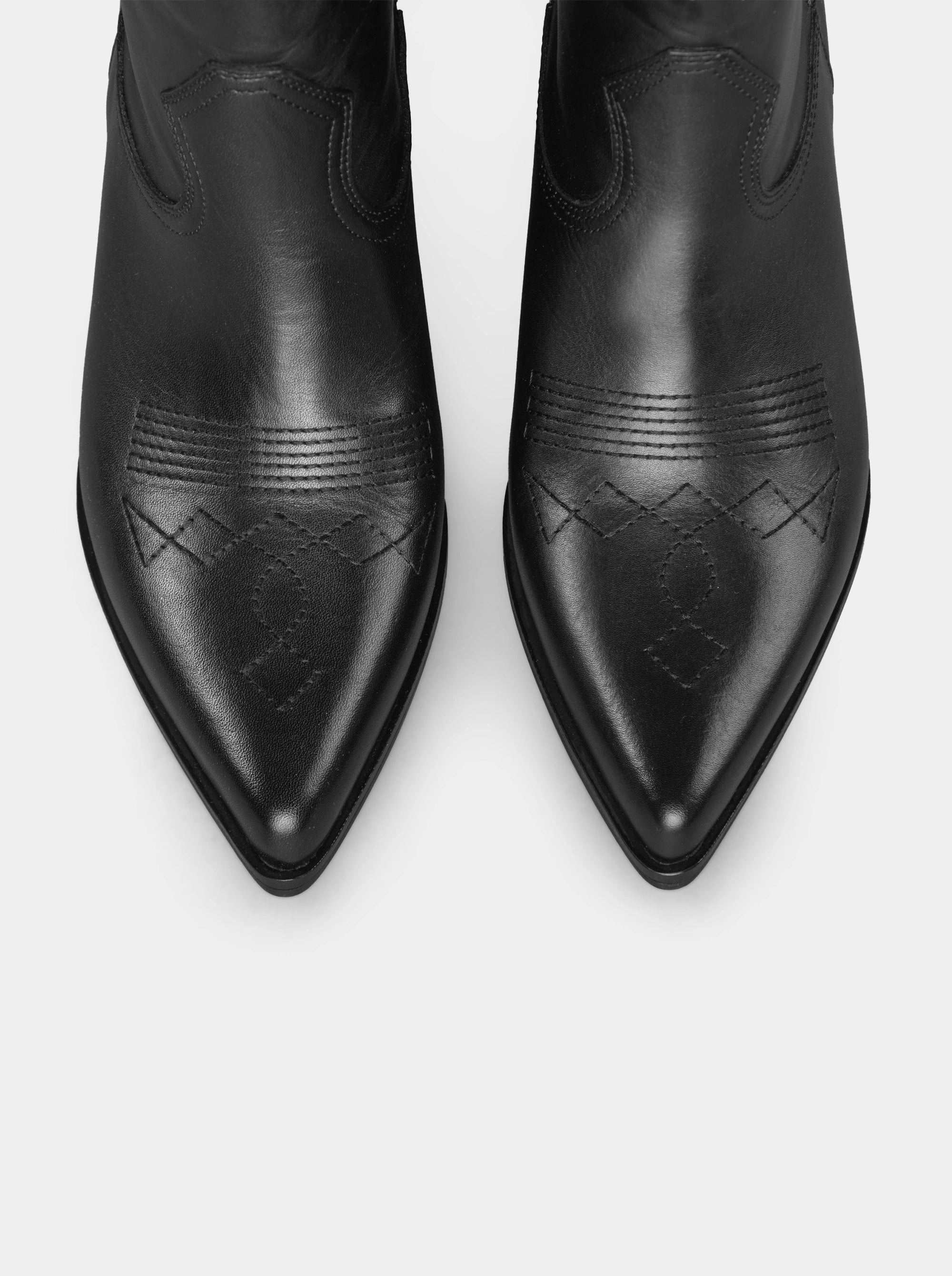 NEW SUIT BLACK LEATHER BOOTIES