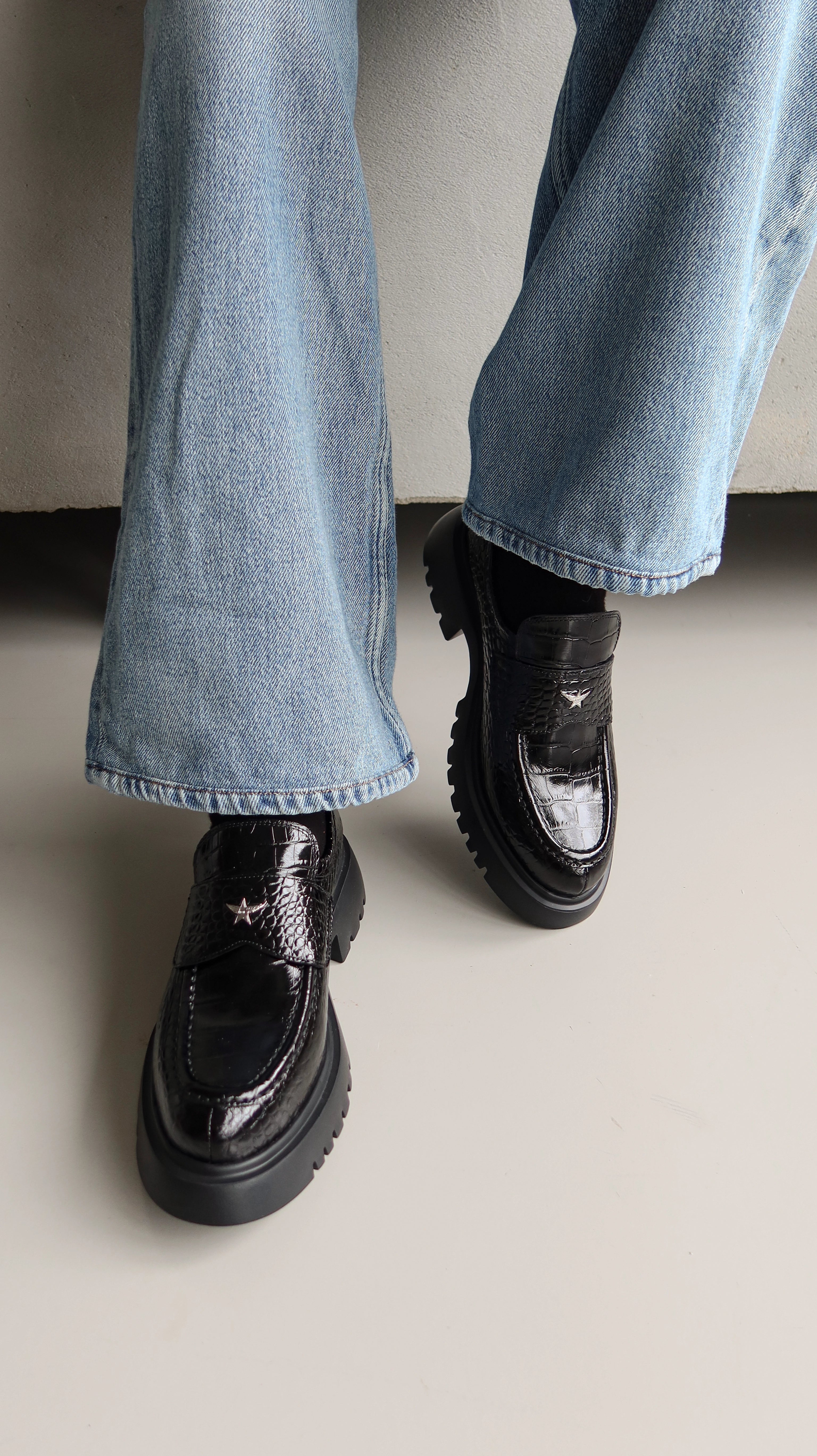 NEW MAC BLACK CROCO SHOES