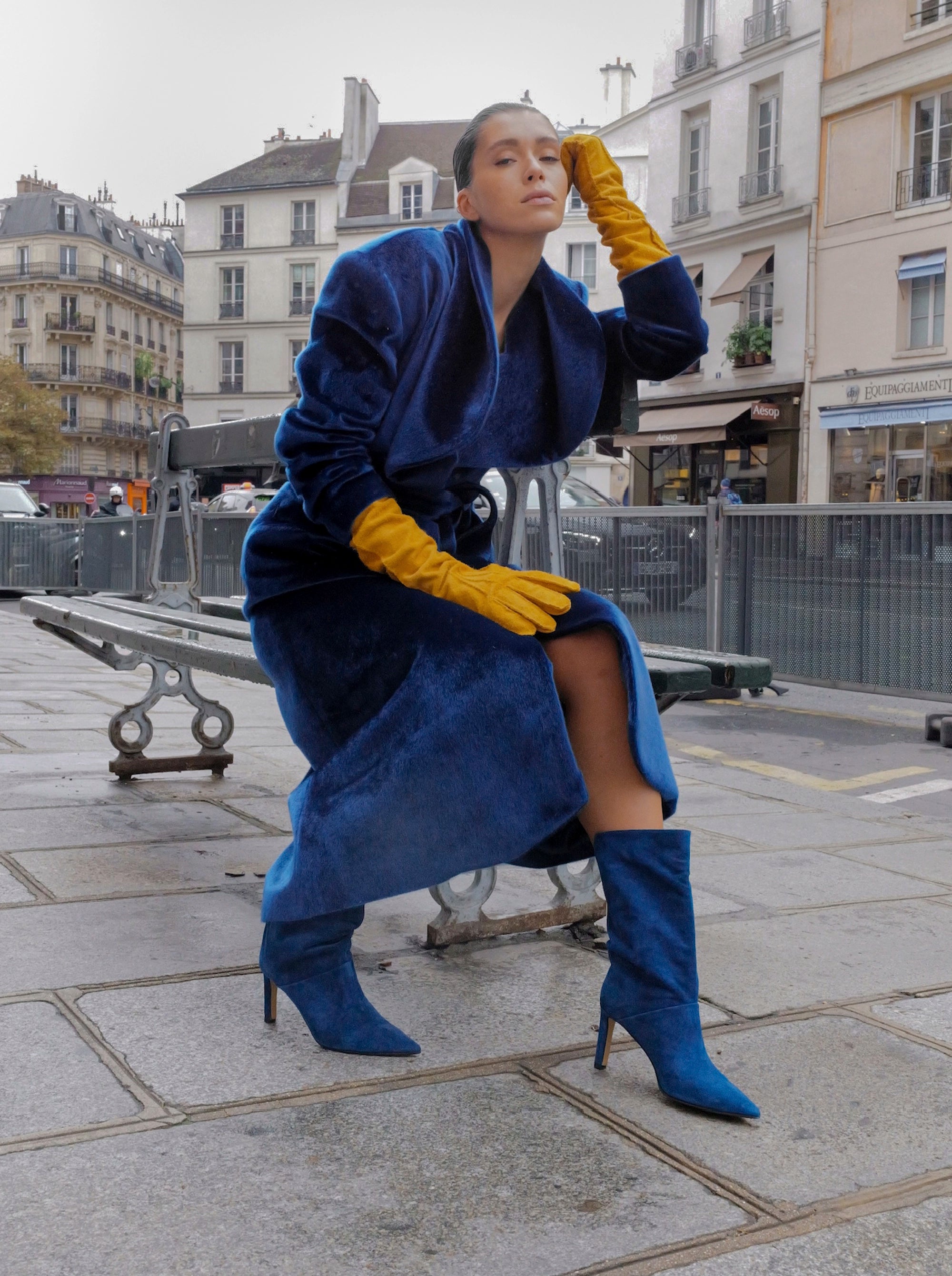 ROSSO NAVY SUEDE BOOTIES