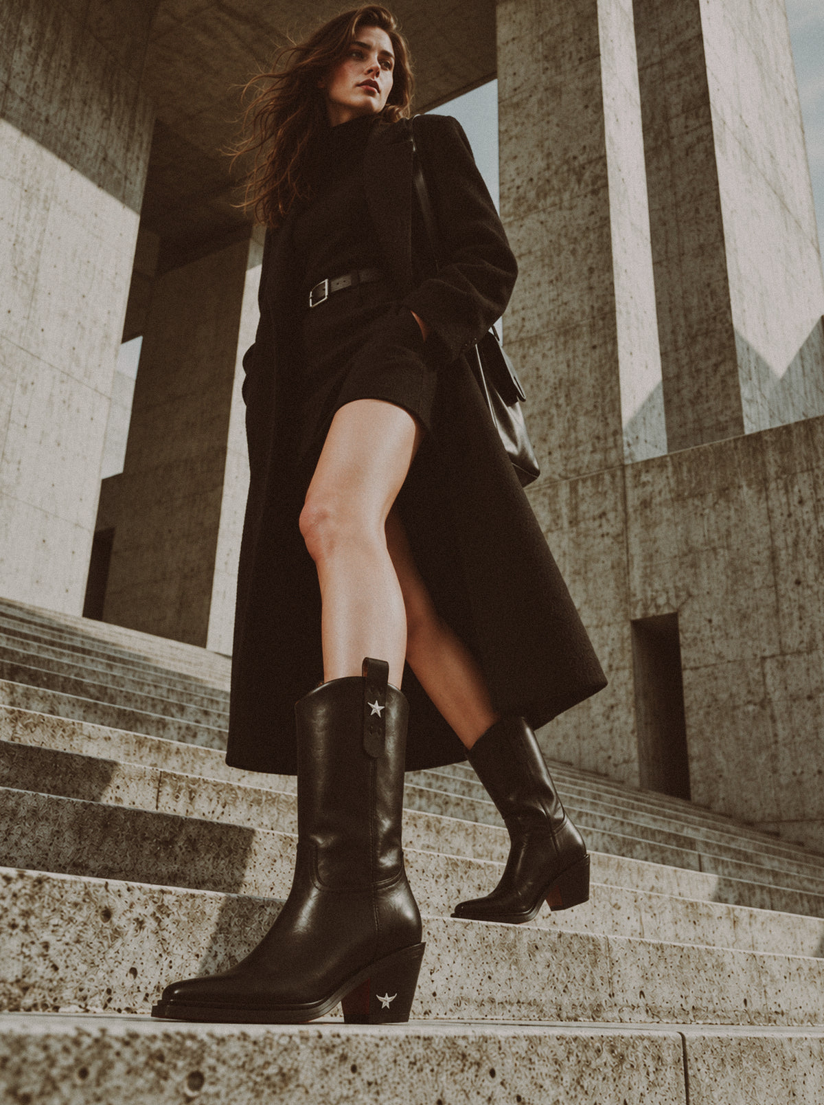 RULED BLACK LEATHER BOOTIES
