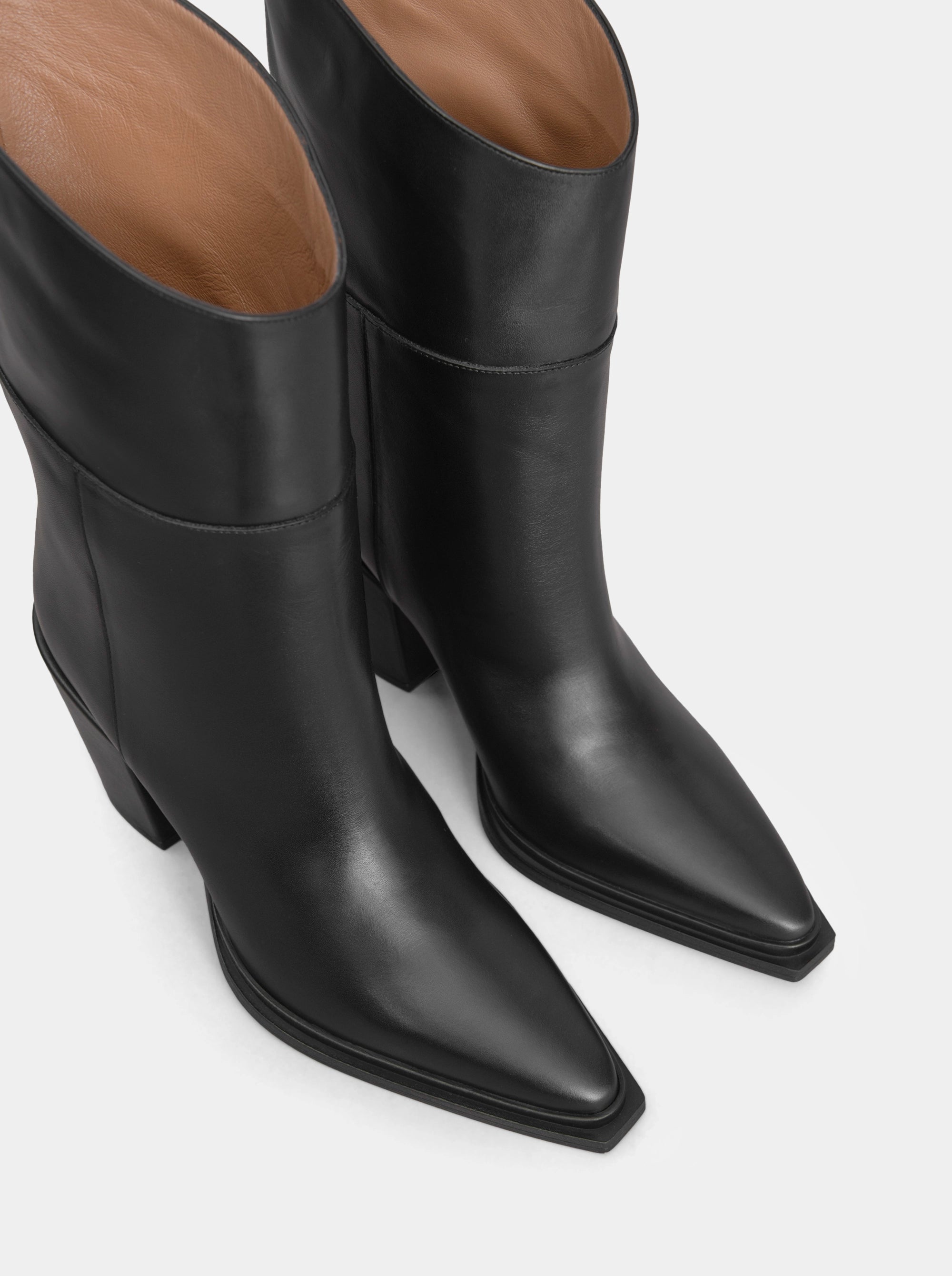 SALVE BLACK LEATHER BOOTIES