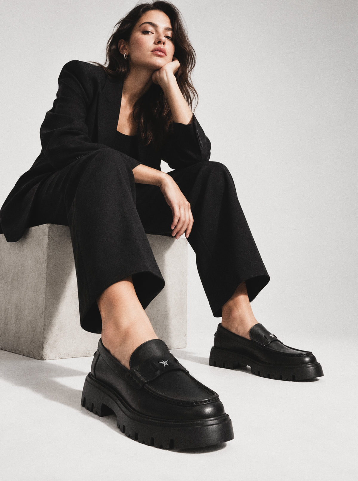 SANSA BLACK LEATHER SHOES